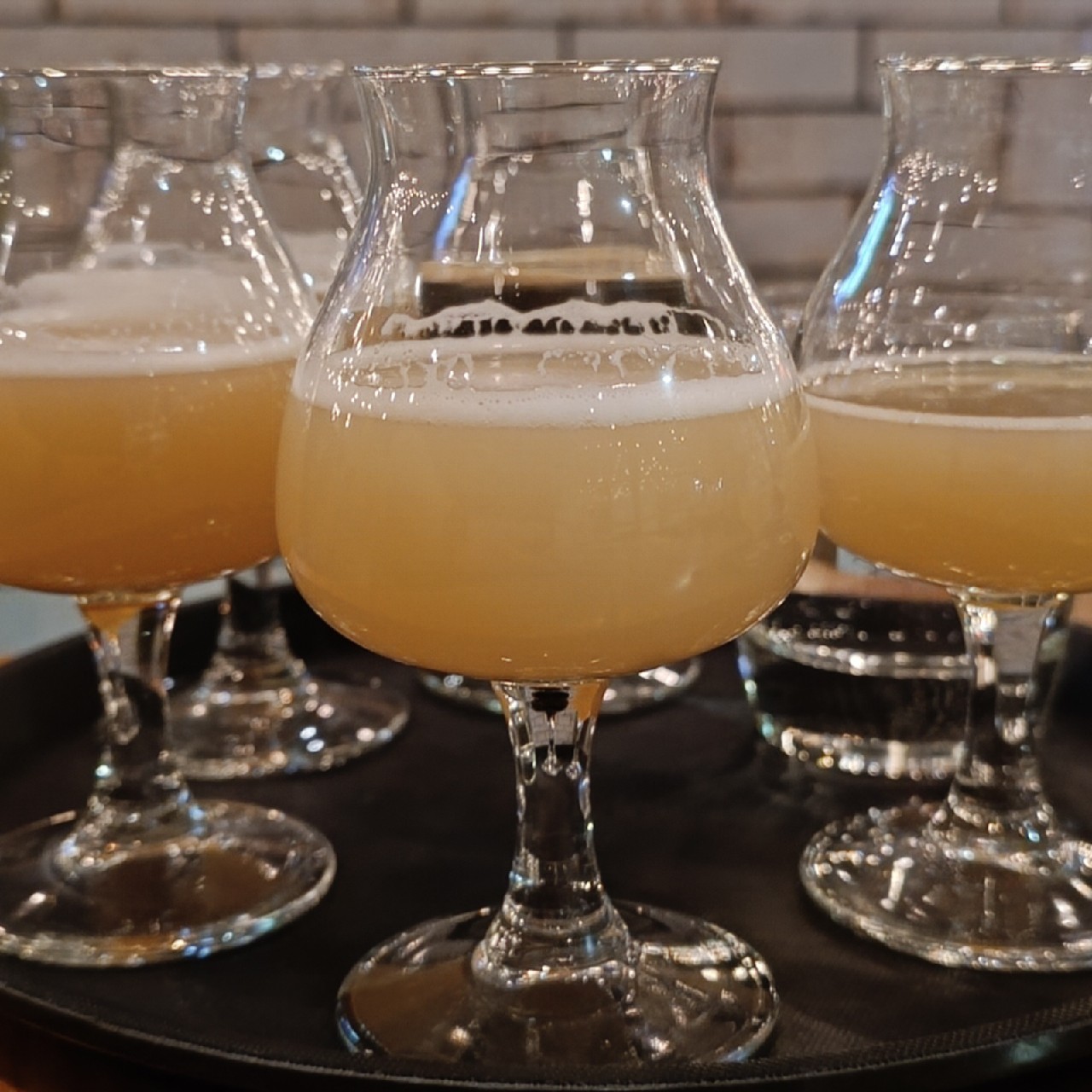 A6Y6: Collab à 5, Canada