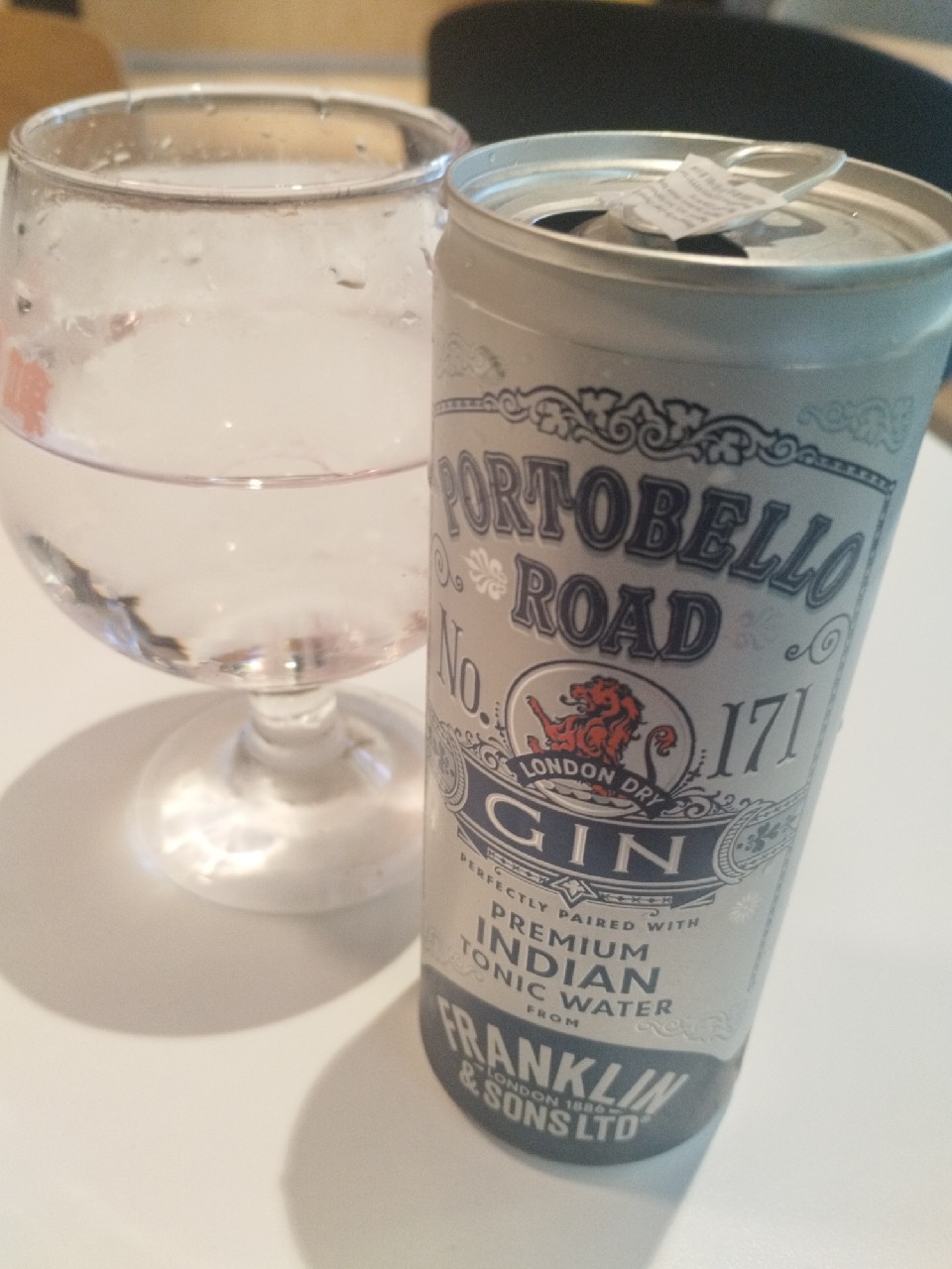 Portobello Road Gin & Premium Indian Tonic Water, England
