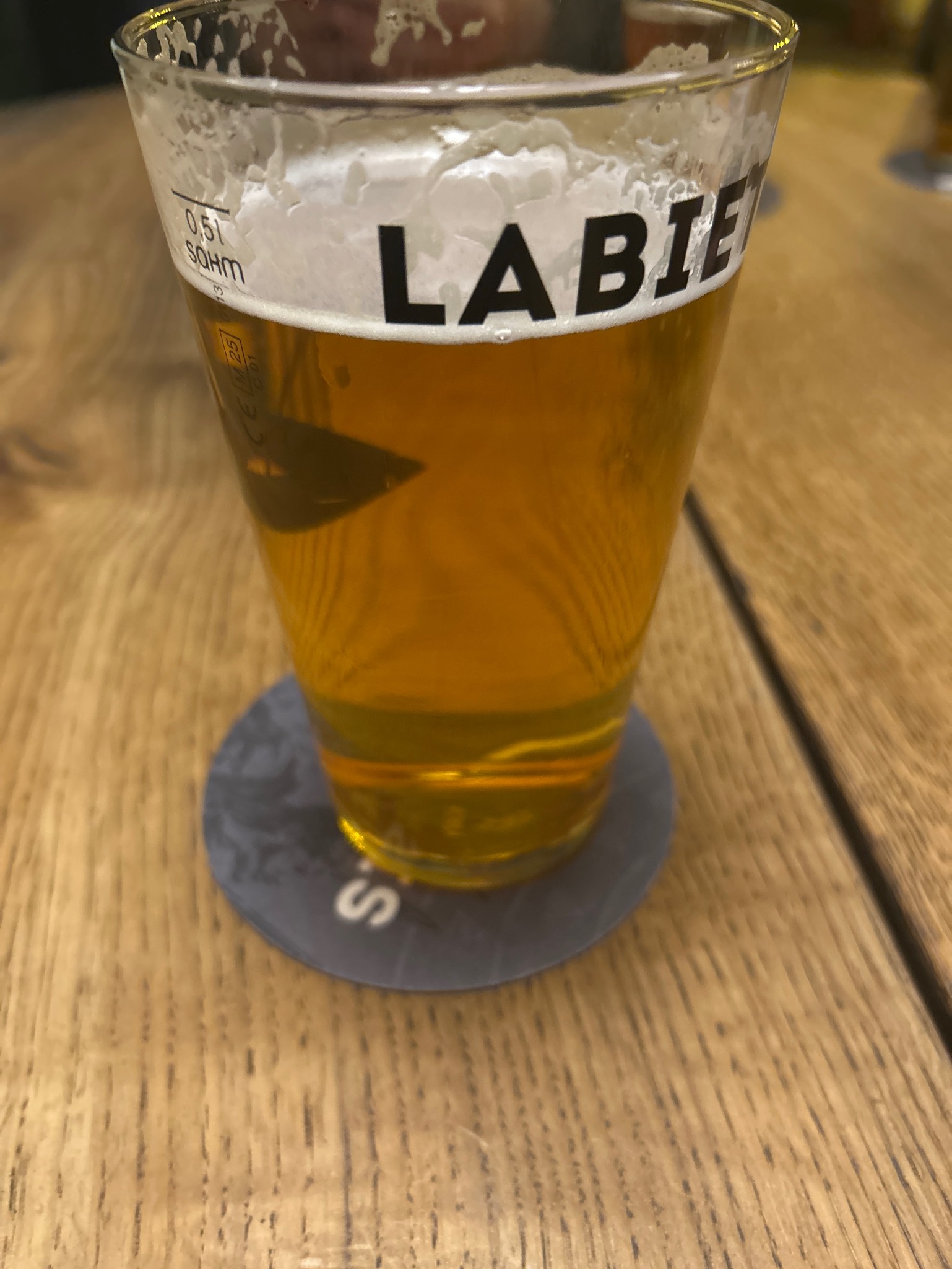 Trīs Indiāņi, Latvia