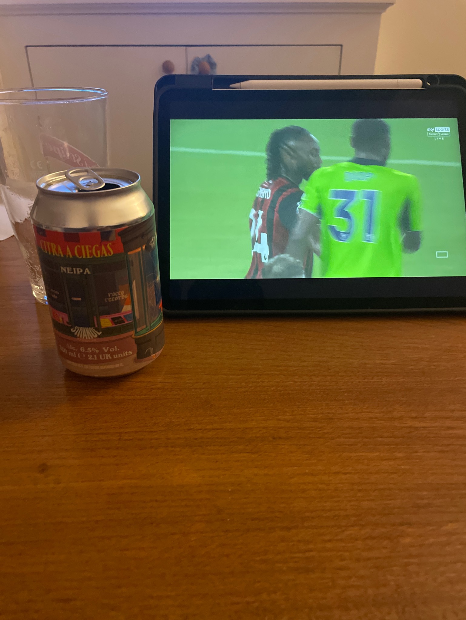 Cortado Por Favor, Strange Brew