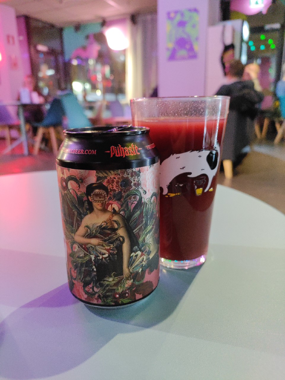 Crimson veil, Estonia