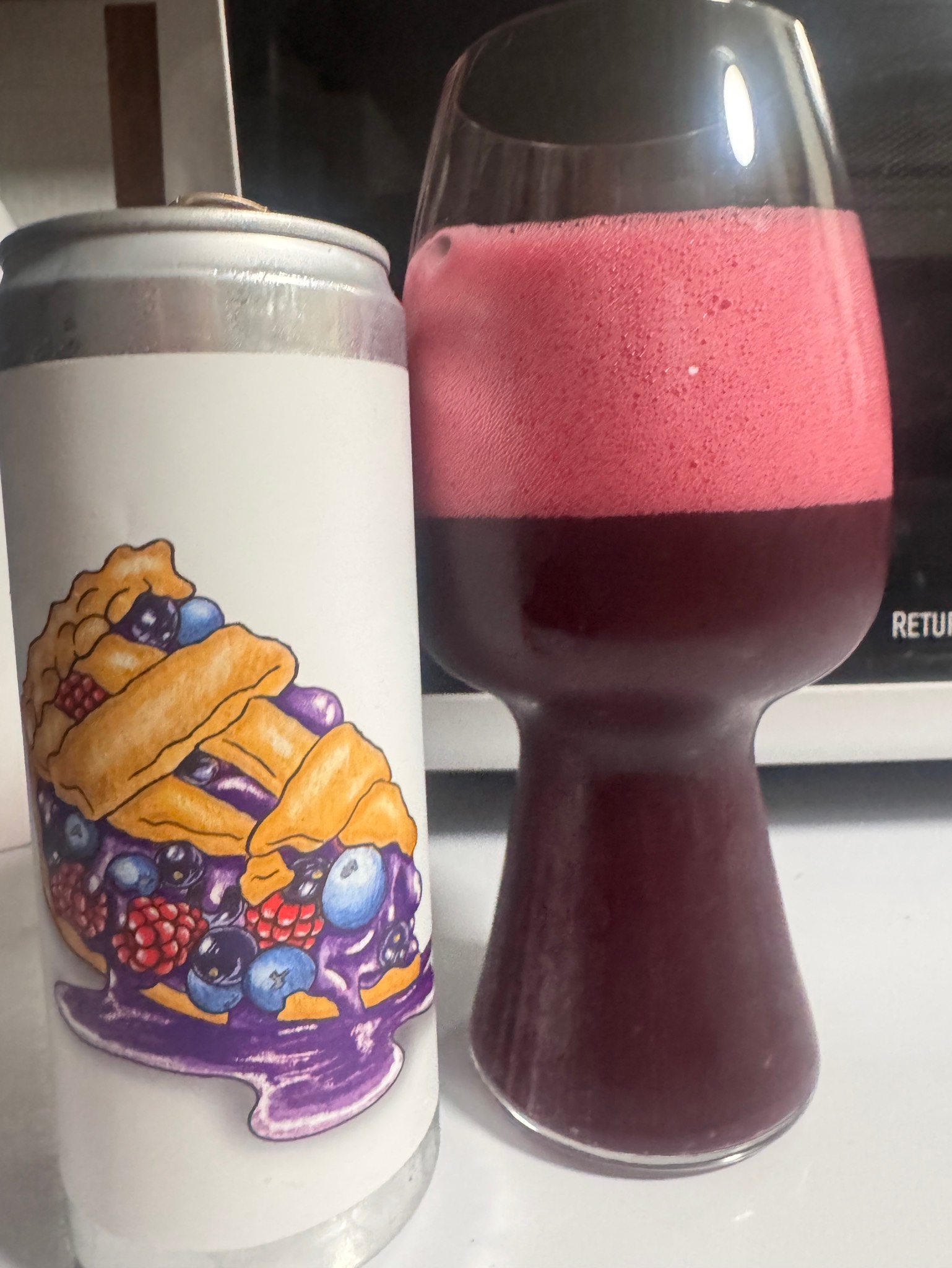 Triple Berry Pie, Sweden