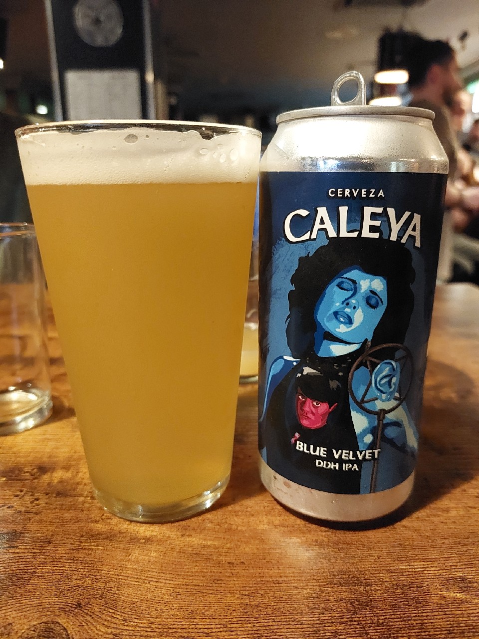 Blue Velvet, Caleya