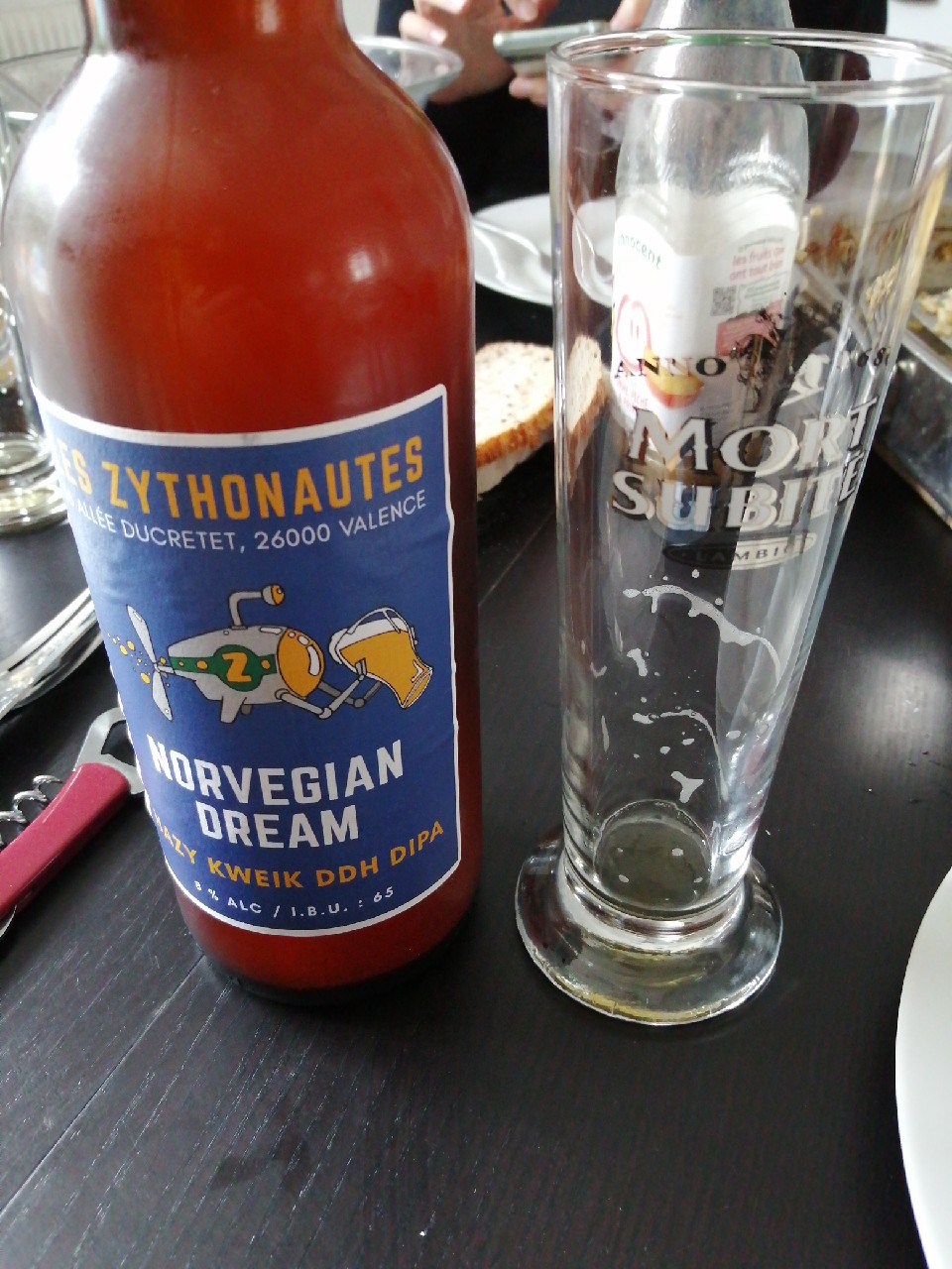 Norvegian Dream, Les Zythonautes