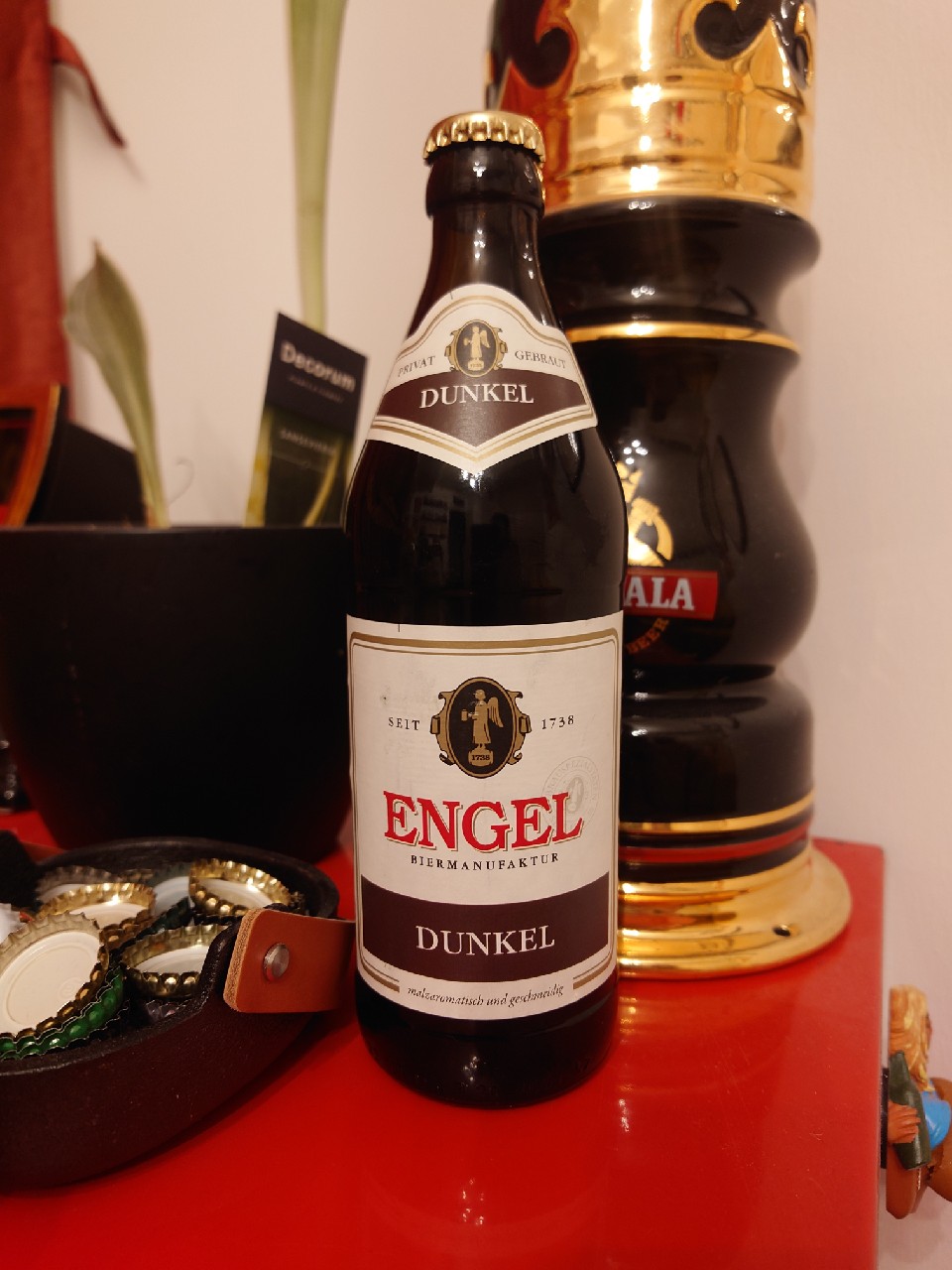Engel Kellerbier Dunkel, Biermanufaktur Engel GmbH & Co. KG
