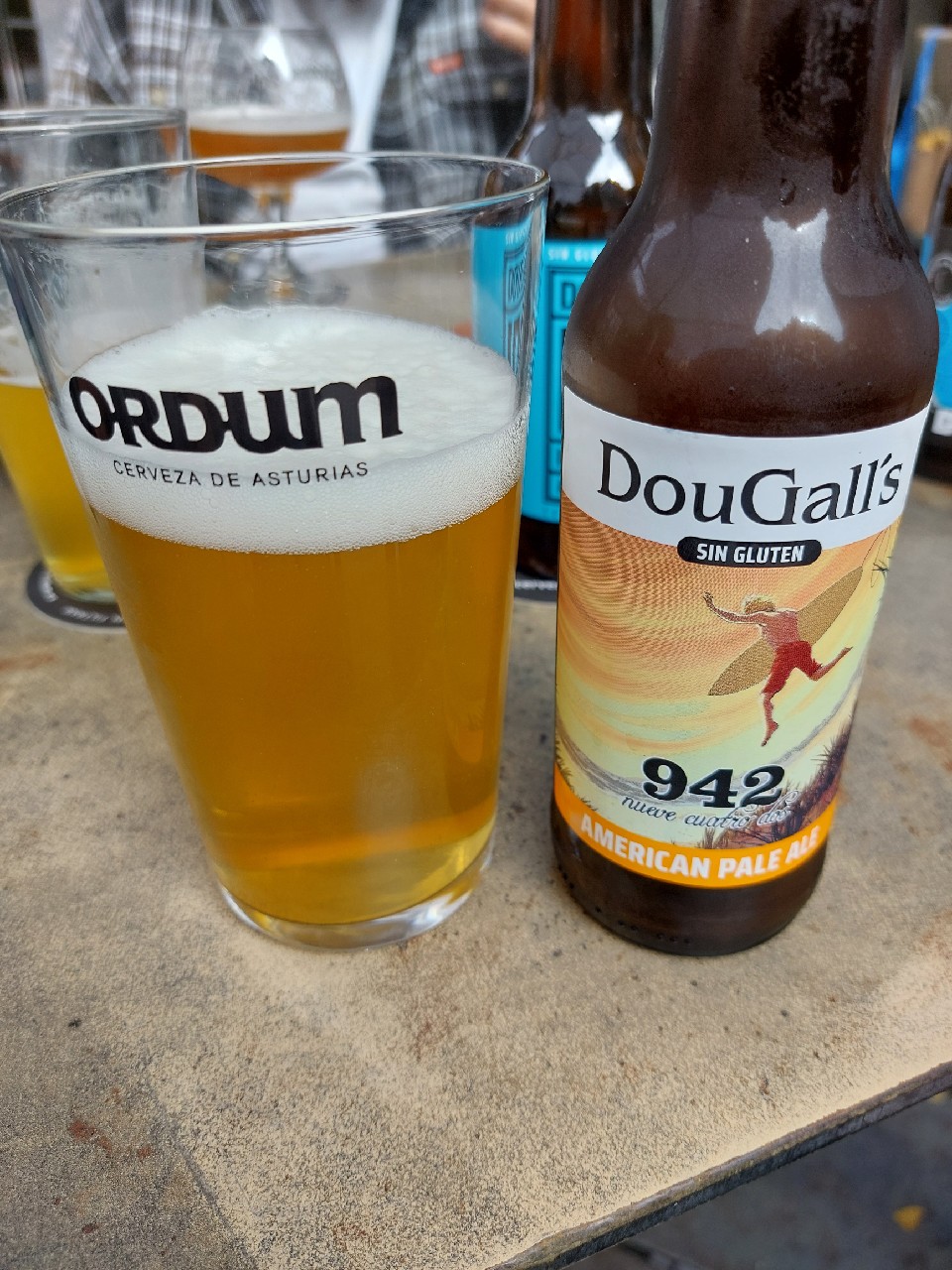 942 Nueve Cuatro Dos, Cerveza DouGall's