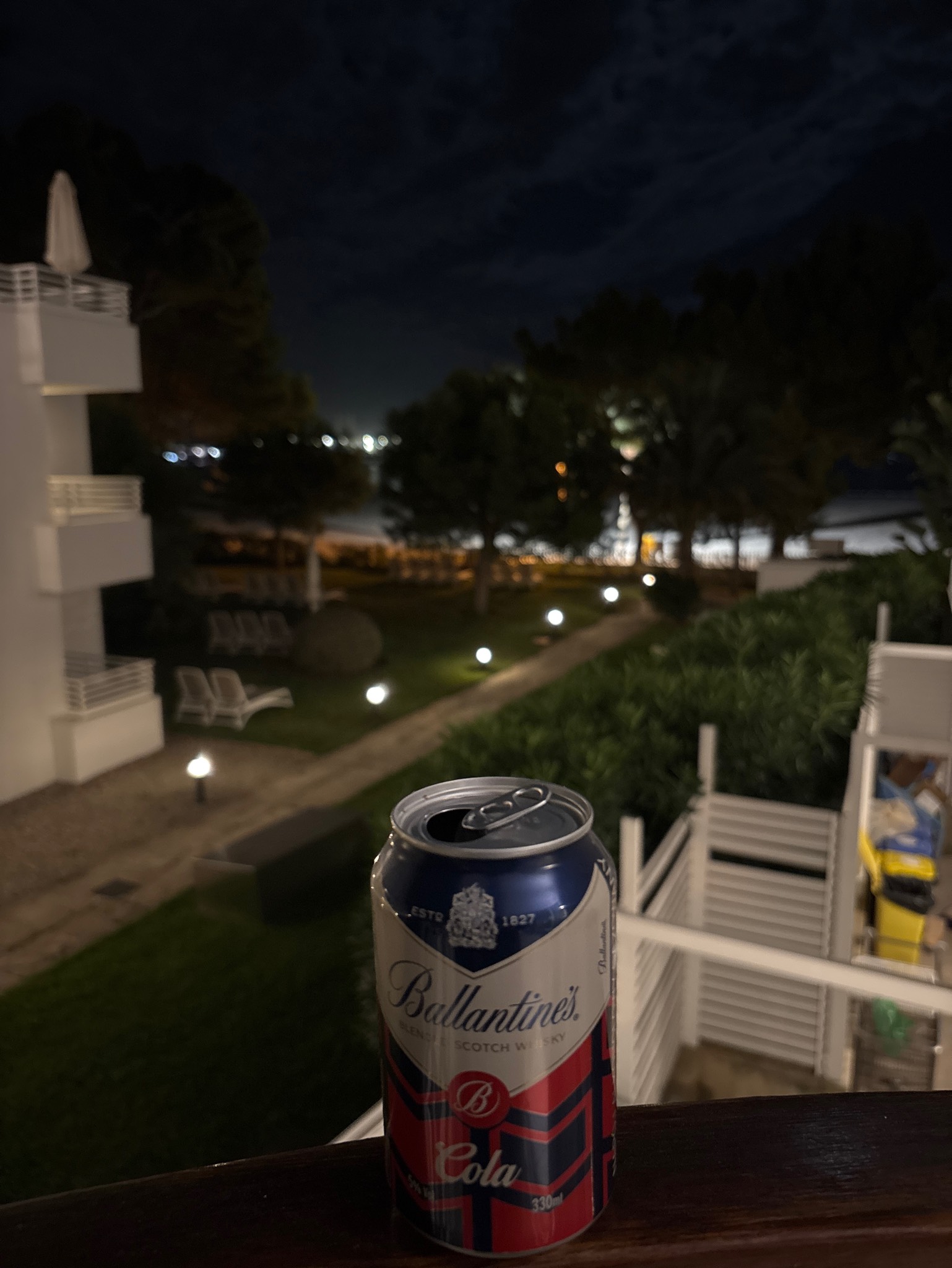 Ballantines Blended Scotch Whisky Cola, P. Ballantine & Sons