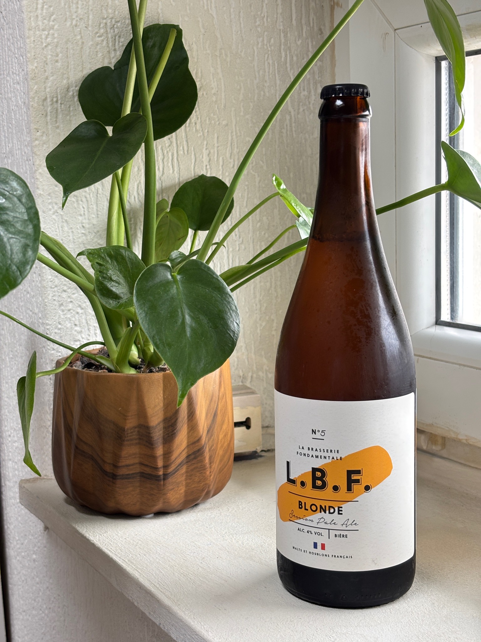 L.B.F. Blonde, France