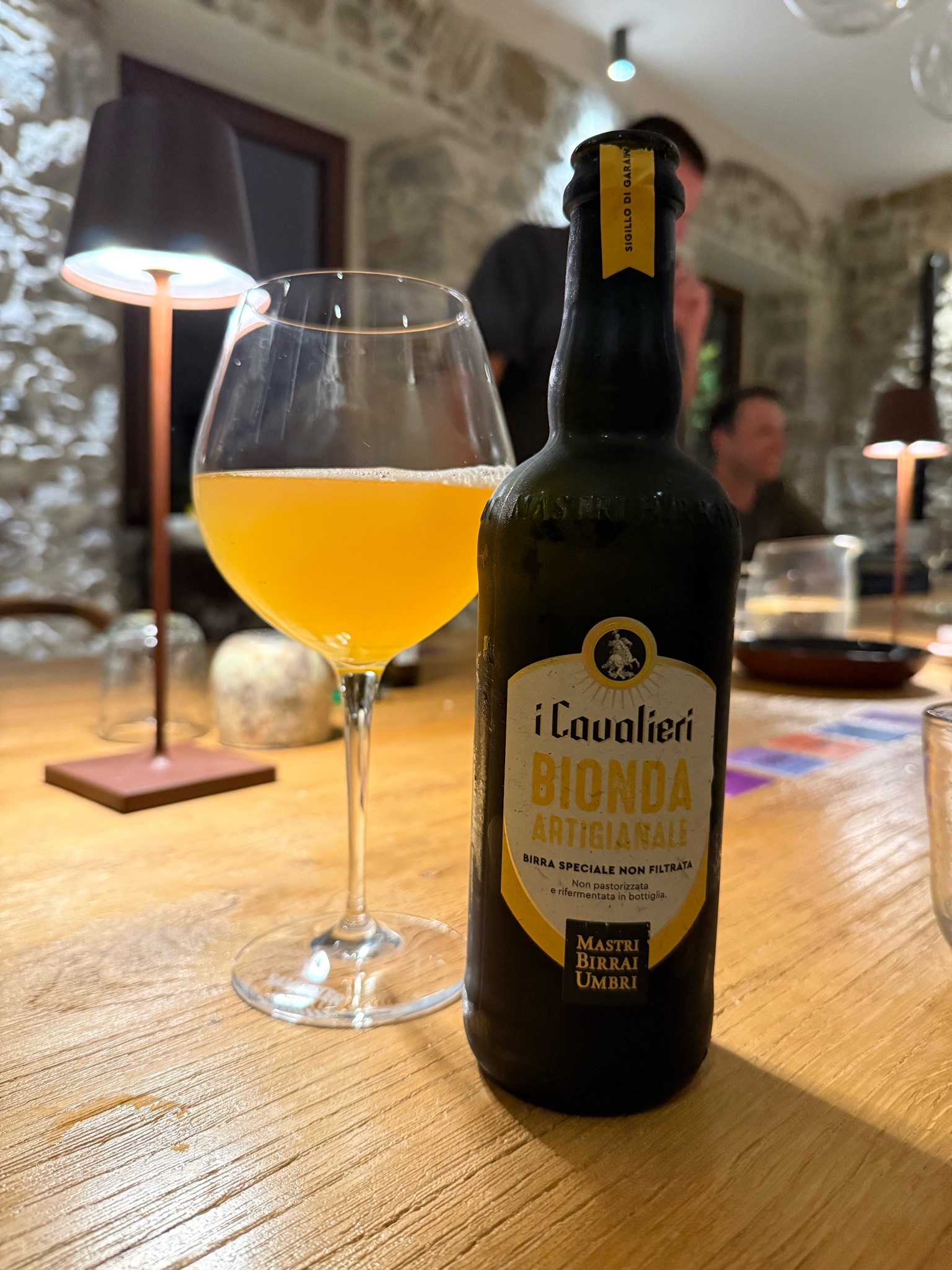 I Cavalieri Bionda Artigianale / Birra Speciale Bionda, Italy