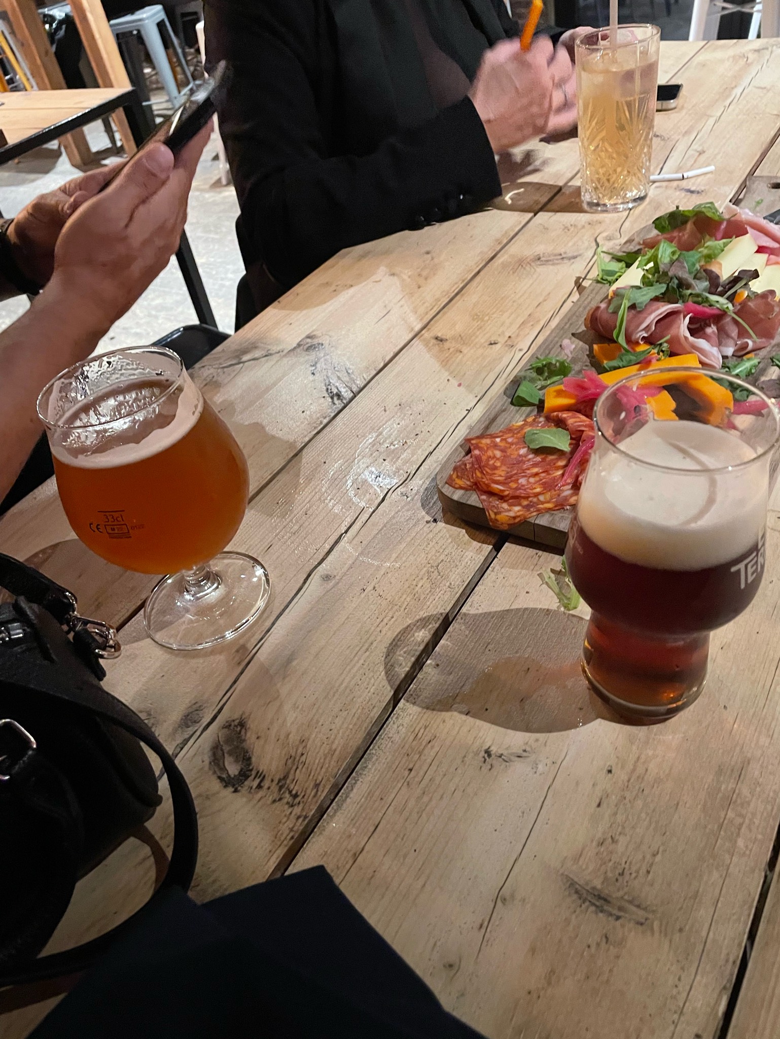 ambr'ouille, Aux Enfants Terribles