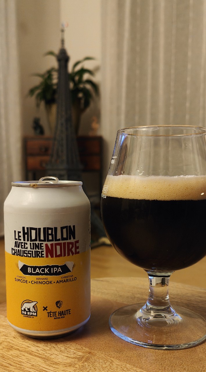 Le Houblon Avec Une Chaussure Noire, France