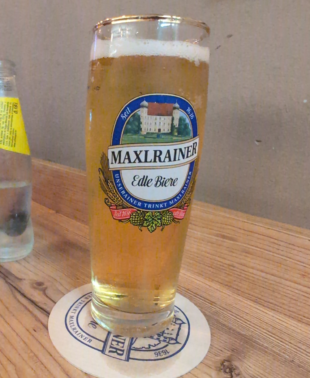 Maxlrainer Helles, Schlossbrauerei Maxlrain