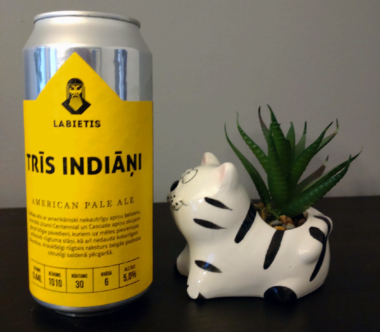 Trīs Indiāņi, Latvia