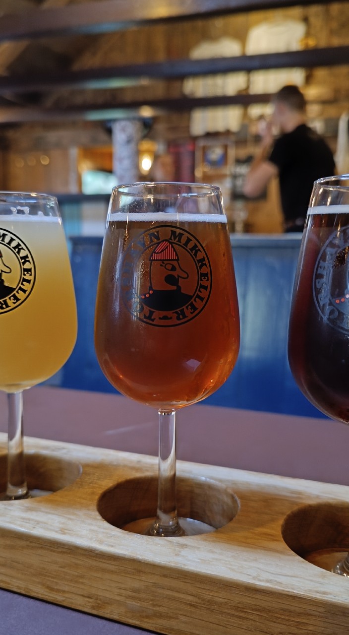 Ei π Ey (Ei Pi Ey), Faroe Islands