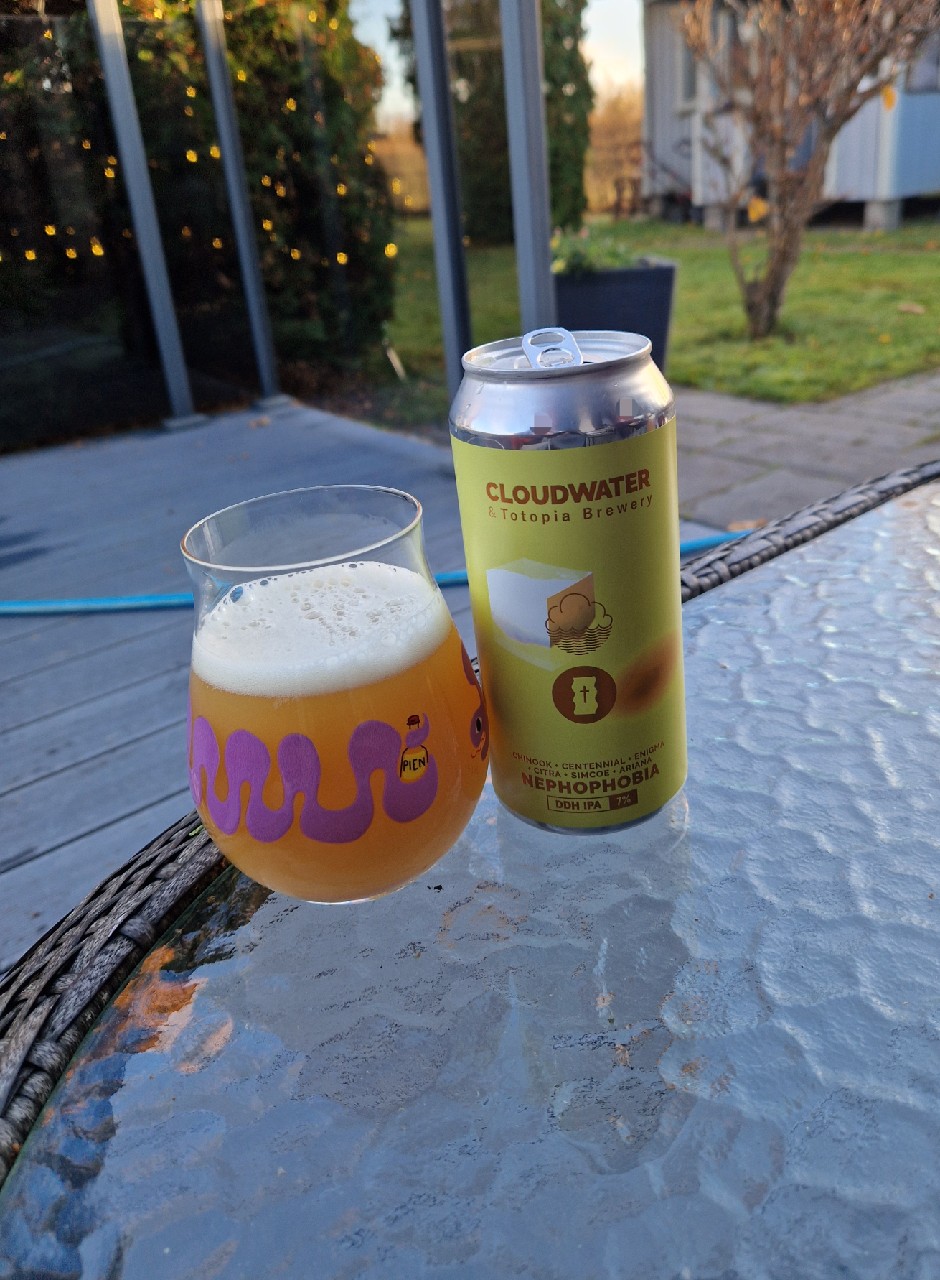 Nephophobia, England