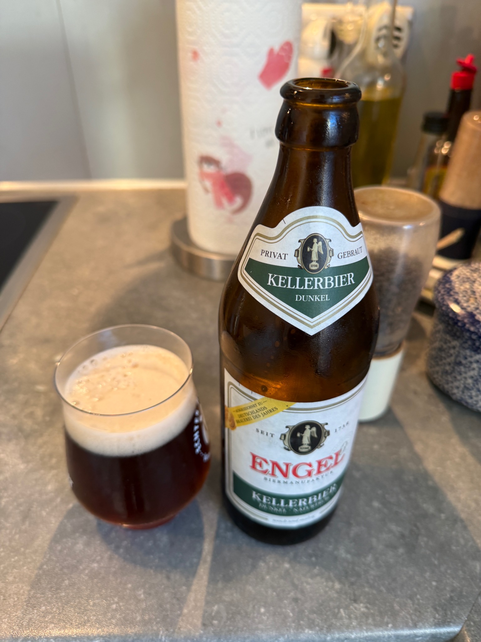 Engel Kellerbier Dunkel, Biermanufaktur Engel GmbH & Co. KG