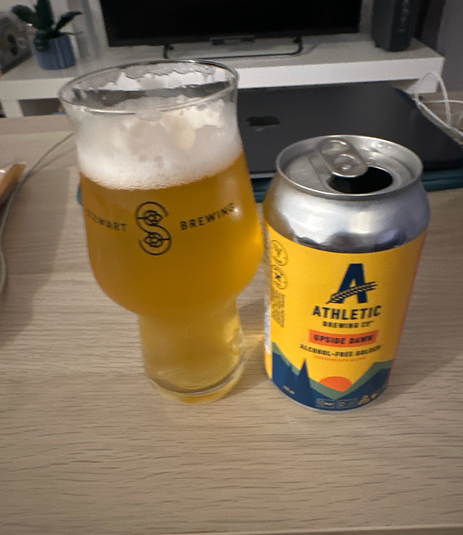 Upside Dawn Golden, Athletic Brewing Company