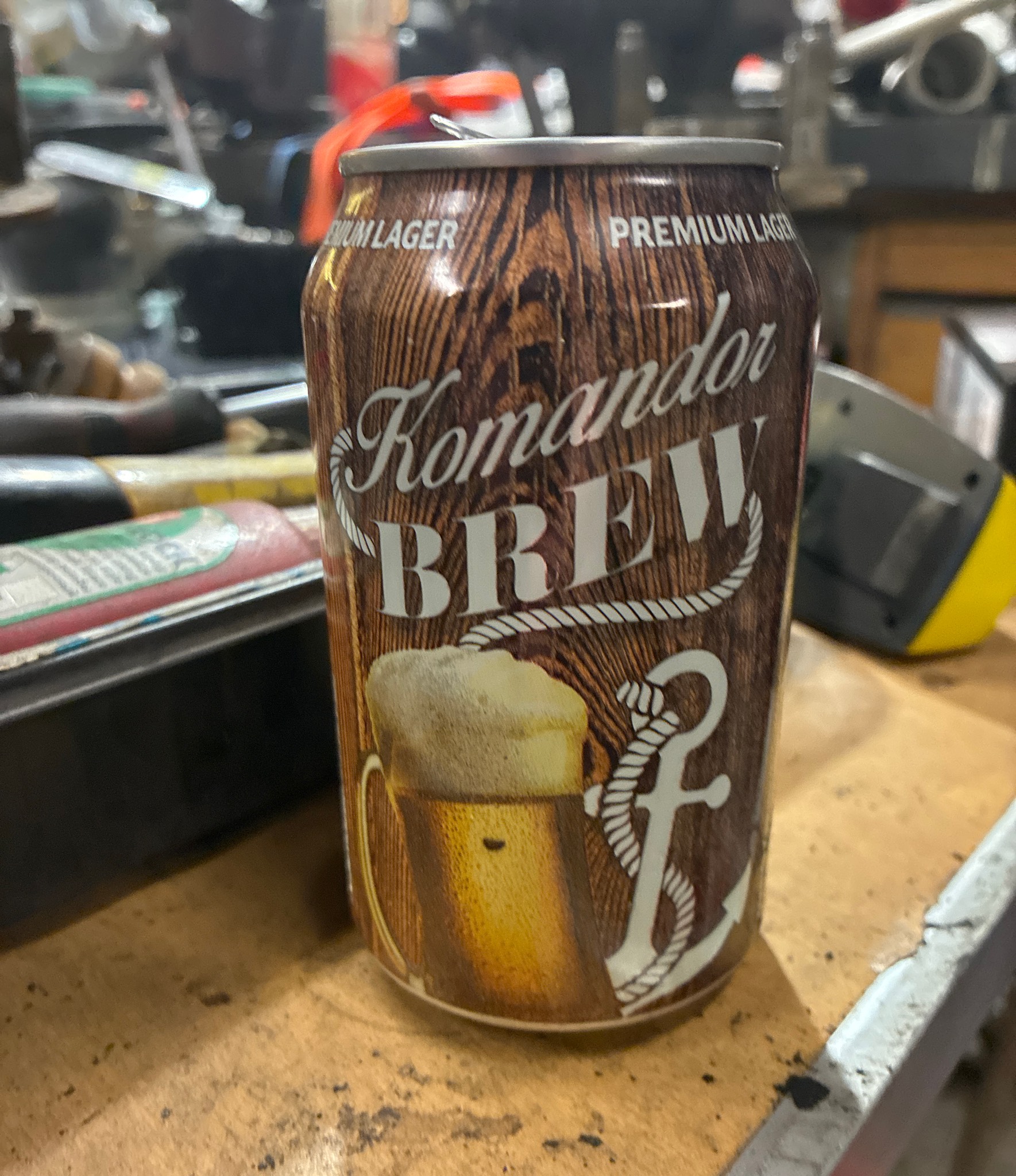 Komandor Brew, Estonia