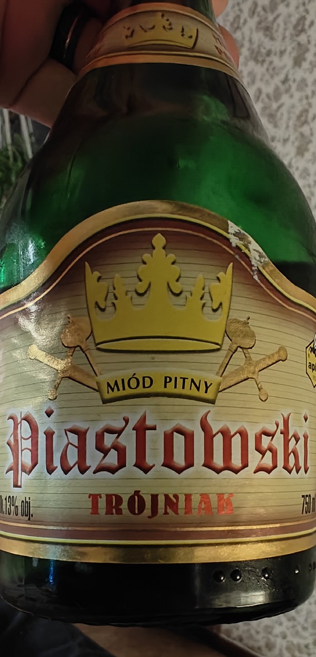 Trójniak Piastowski, Spółdzielnia Pszczelarska Apis
