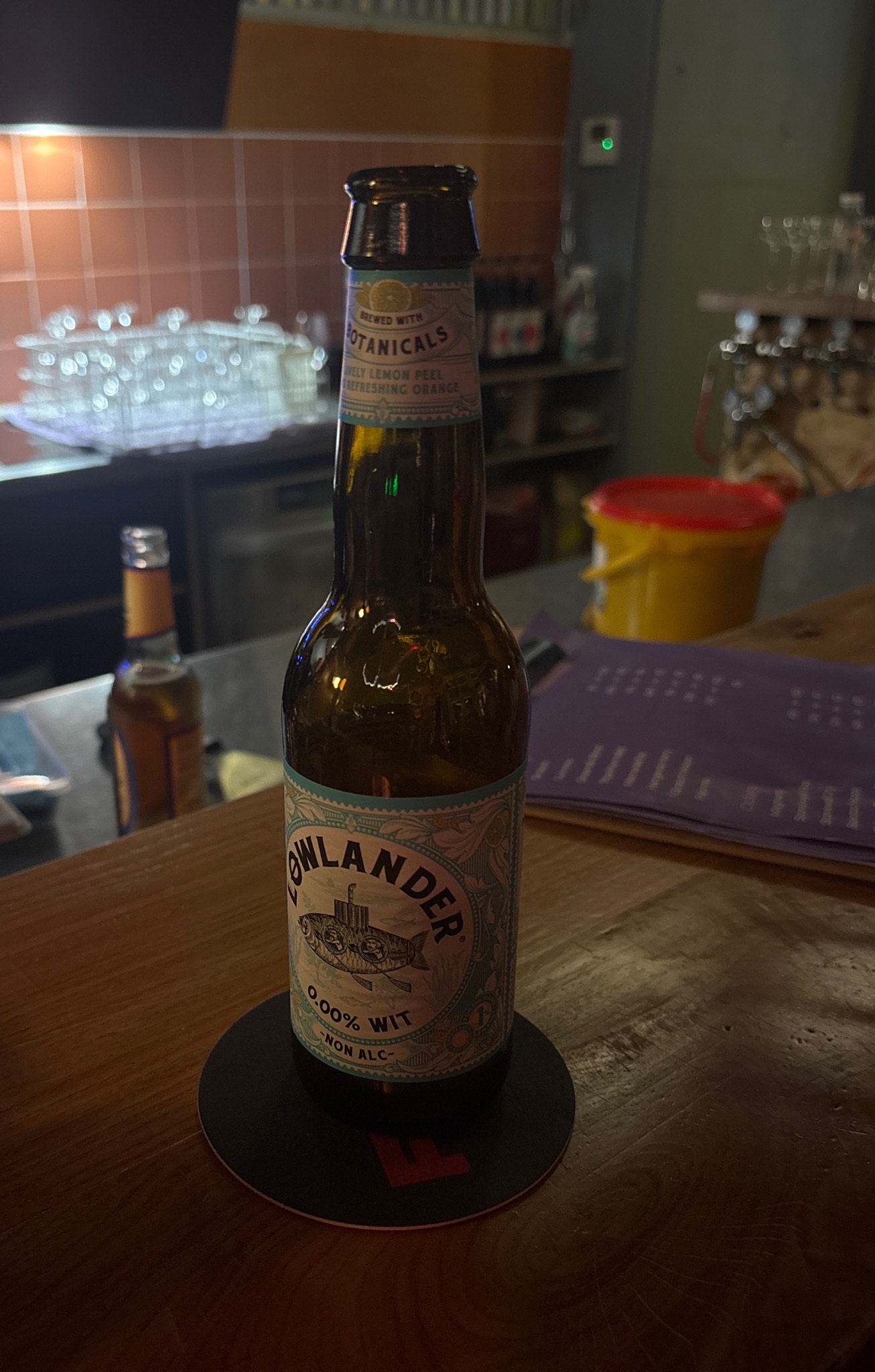 Lowlander 0.00% Wit, Lowlander Botanical Beer