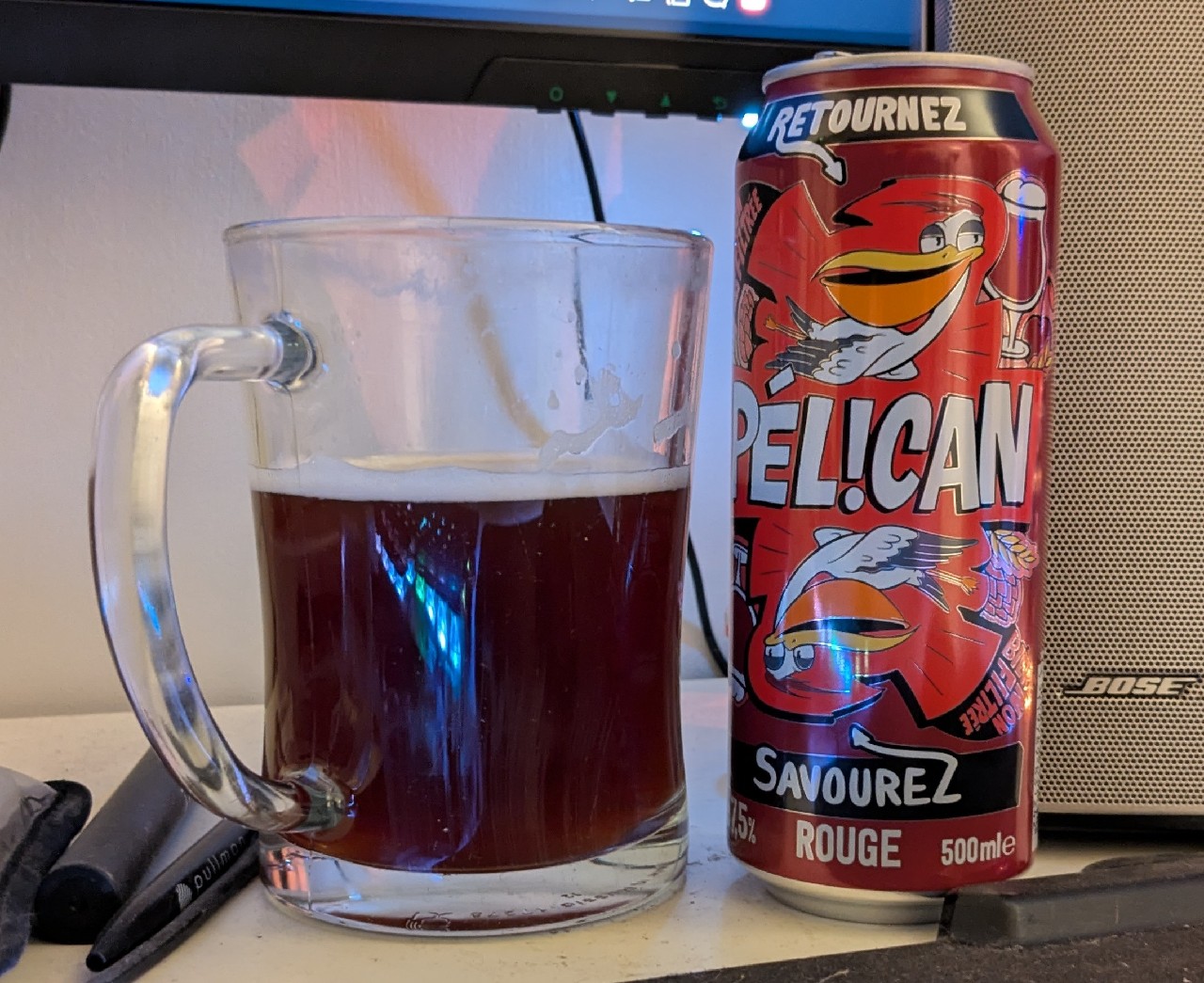 Pélican Rouge, France