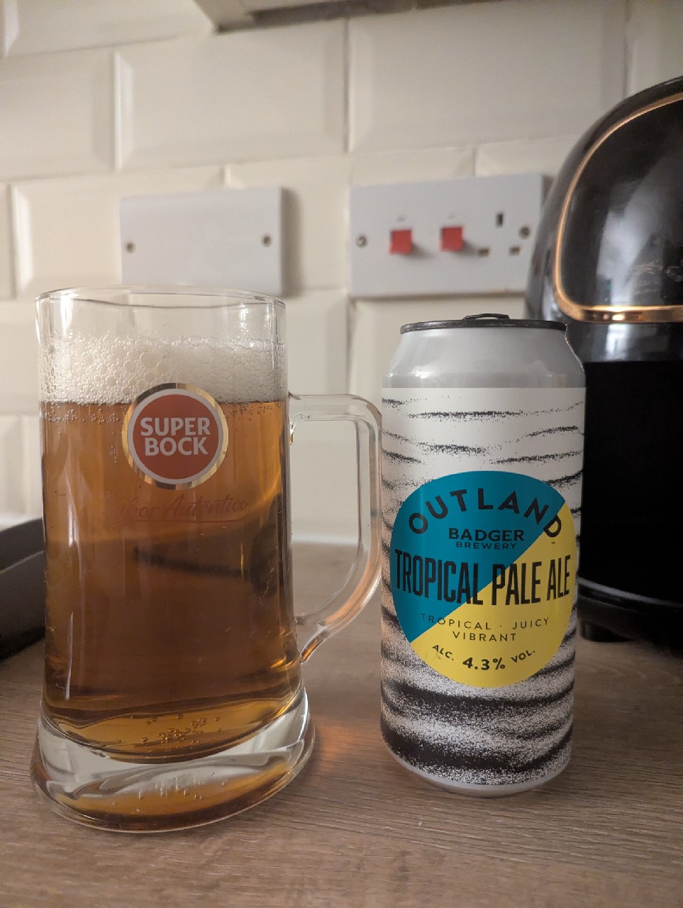 Outland Tropical Pale Ale, England