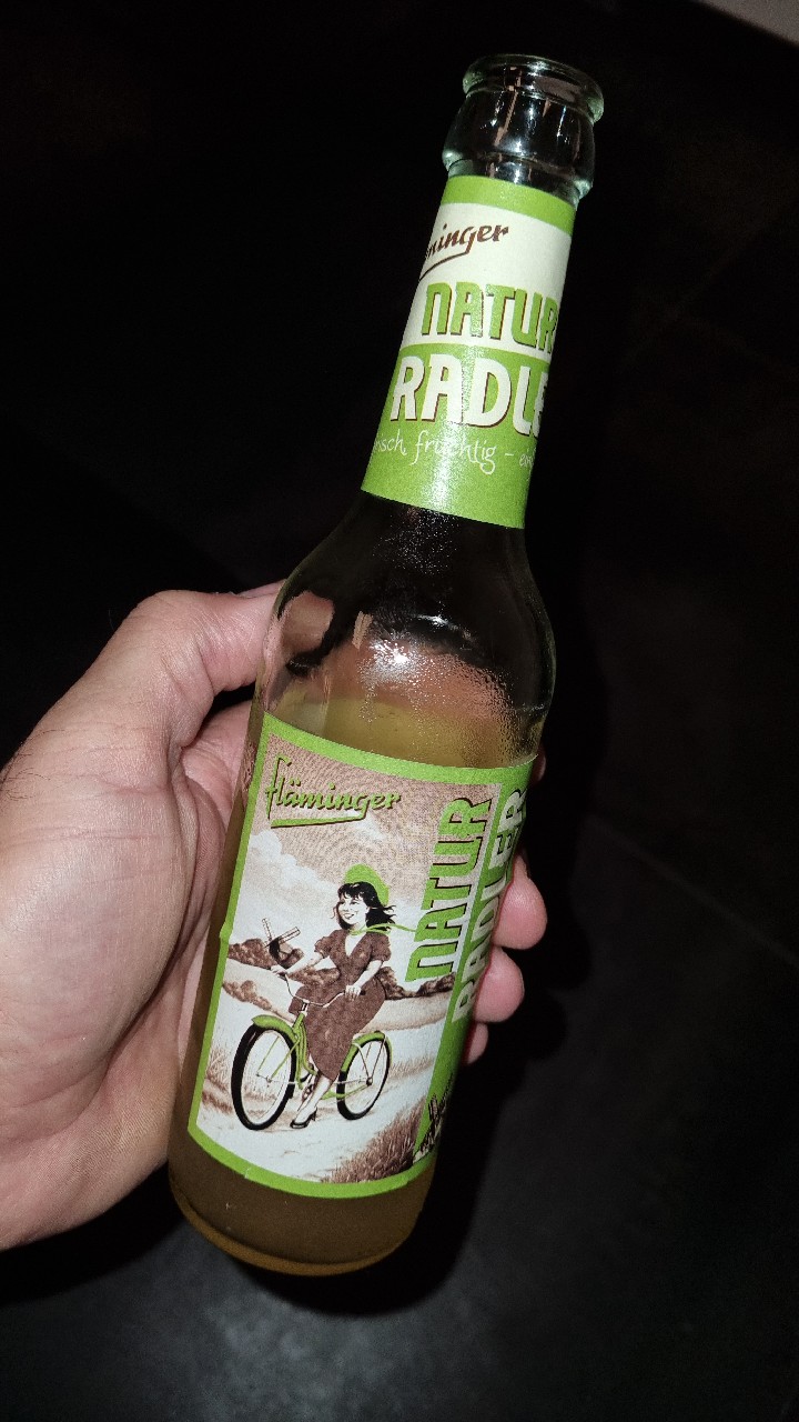 Fläminger Natur Radler, Gebraut und abgefüllt für fläminger Service