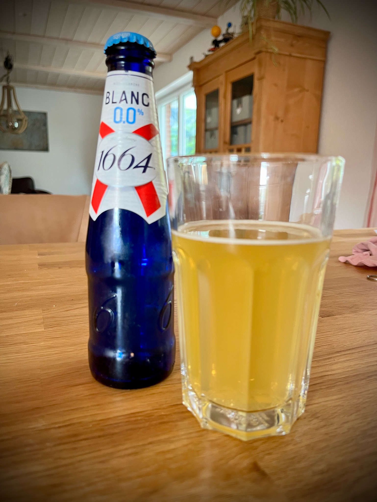 1664 Blanc Sans Alcool, France