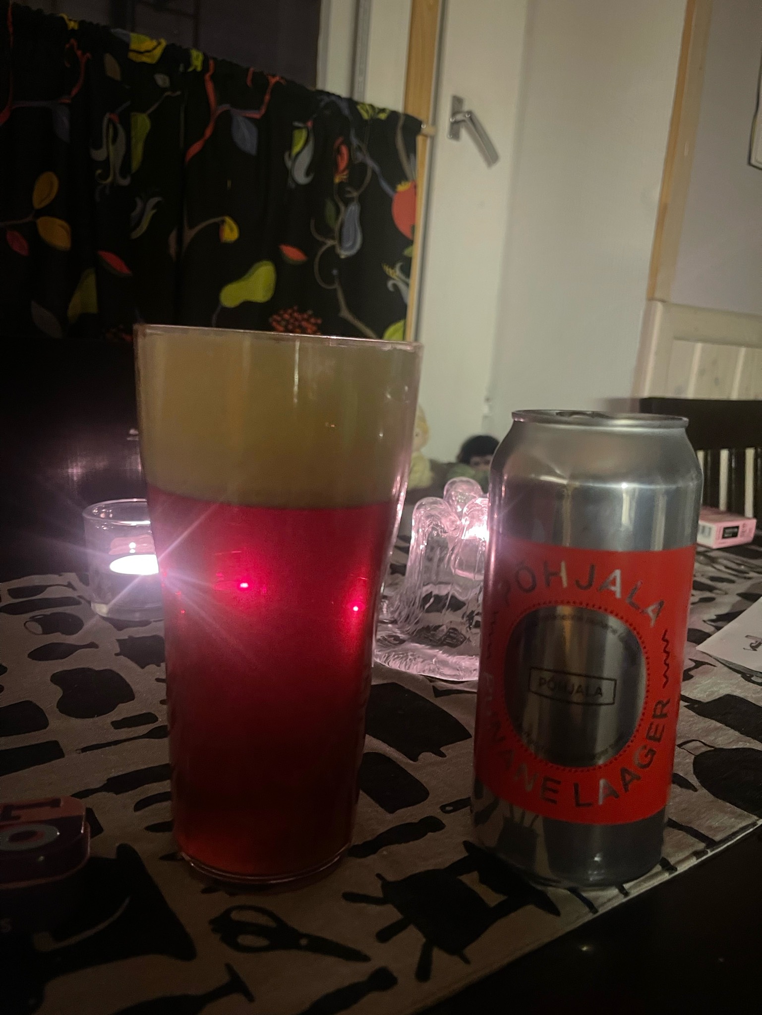 Punane Laager, Estonia