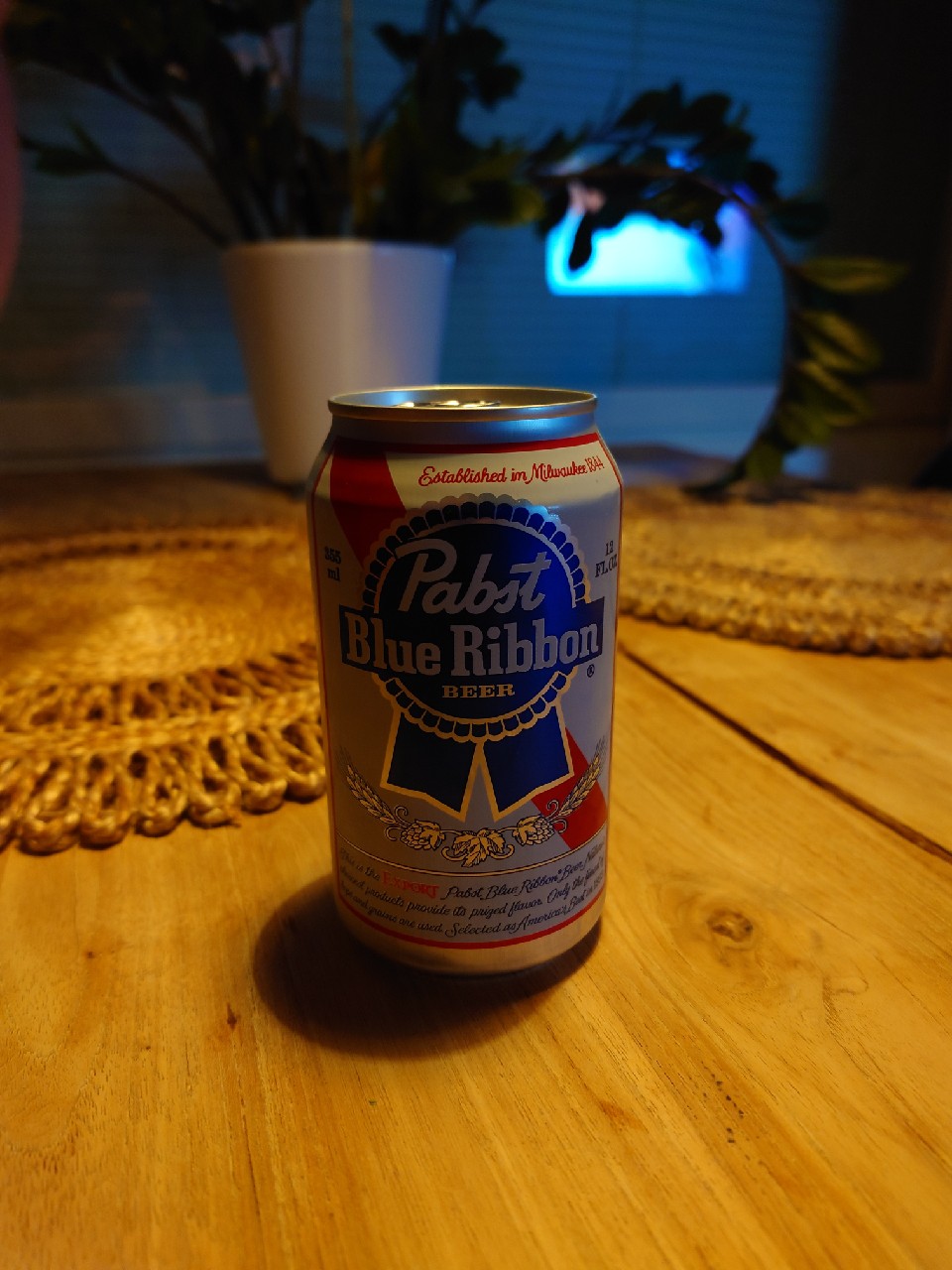 Pabst Blue Ribbon 4.8% - Pabst Brewing Company - Pint Please