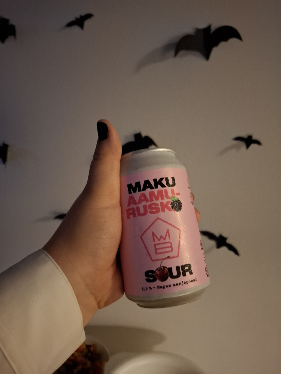 Aamurusko Sour, Finland