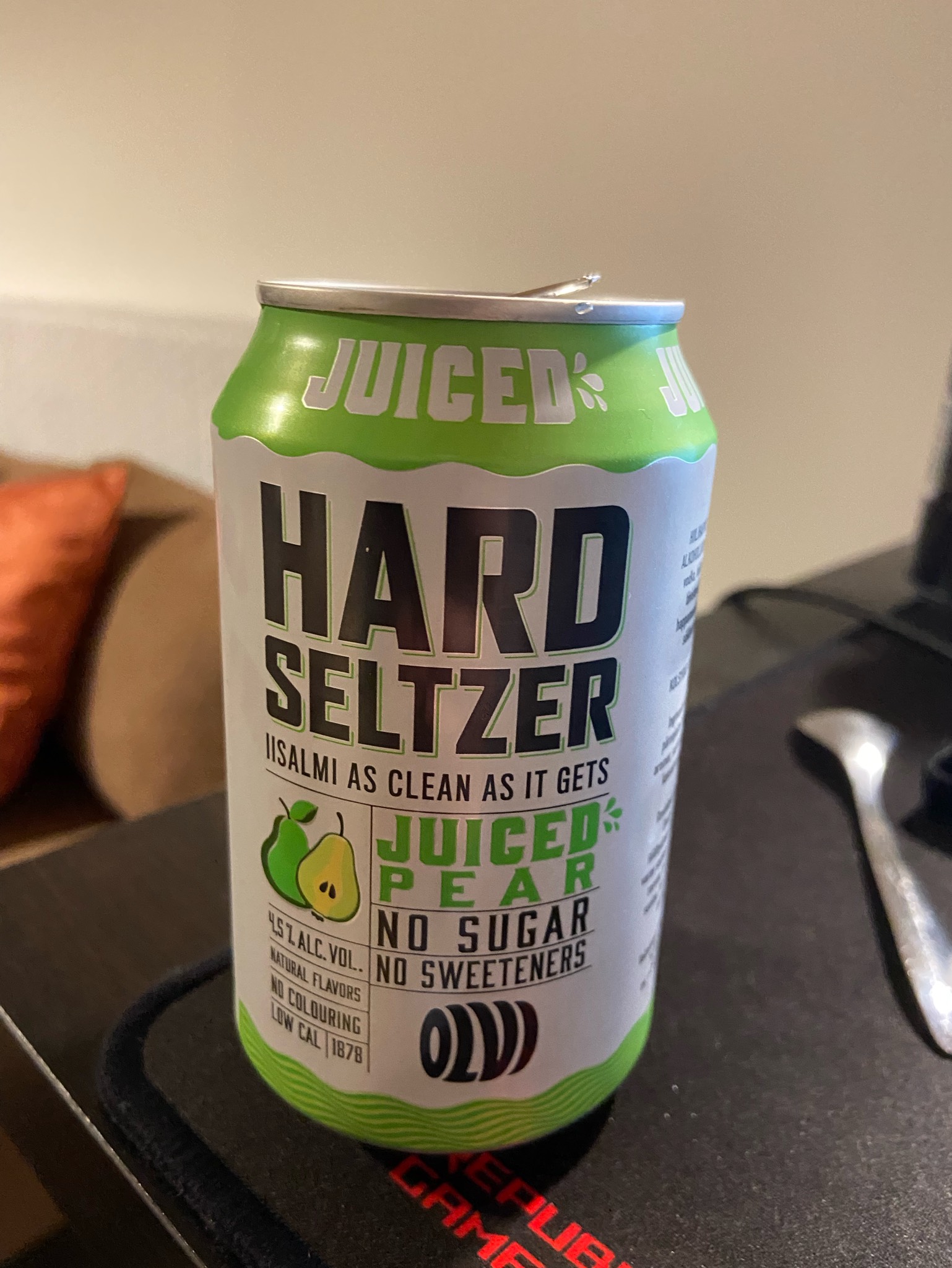 Hard Seltzer Juiced Pear, Finland
