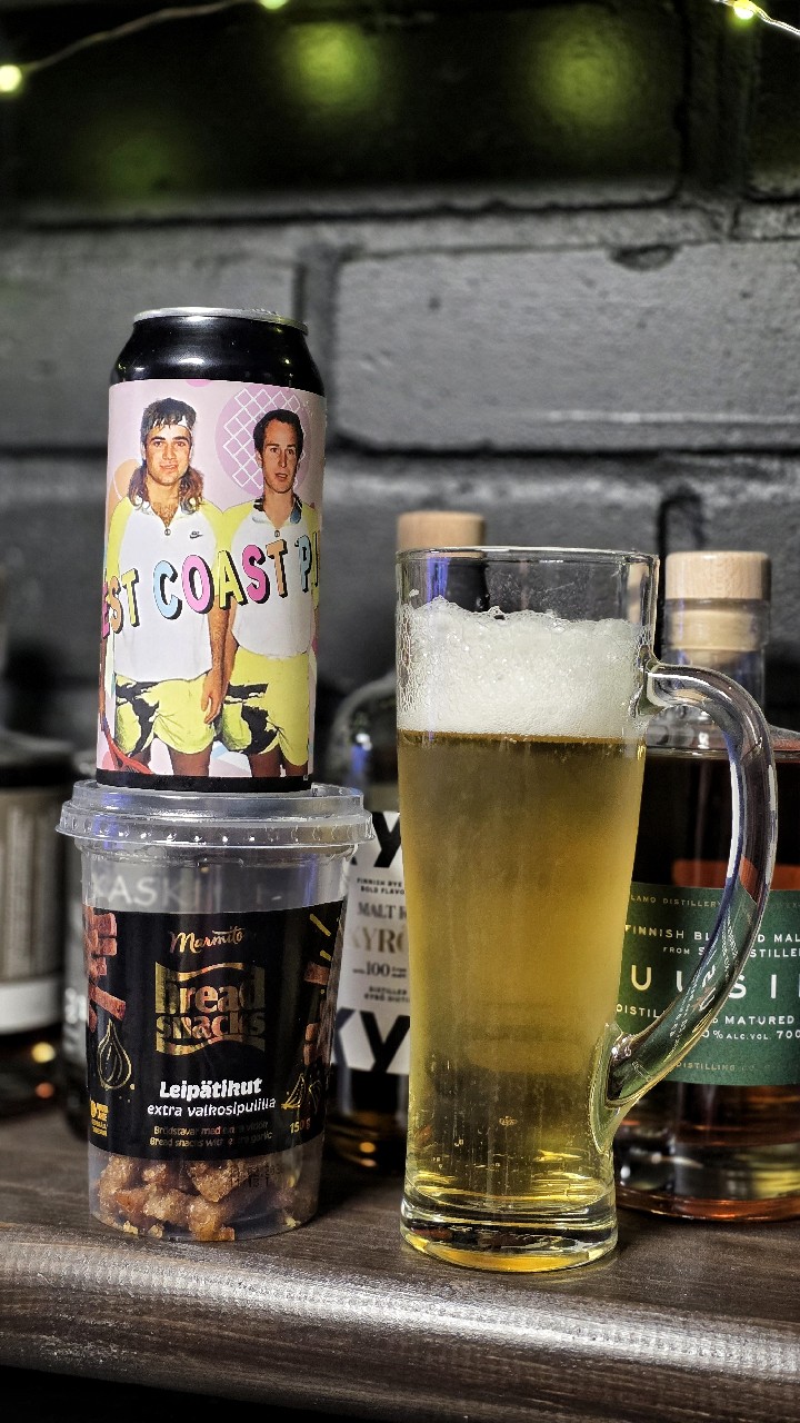 Nurmikenttä, Finland