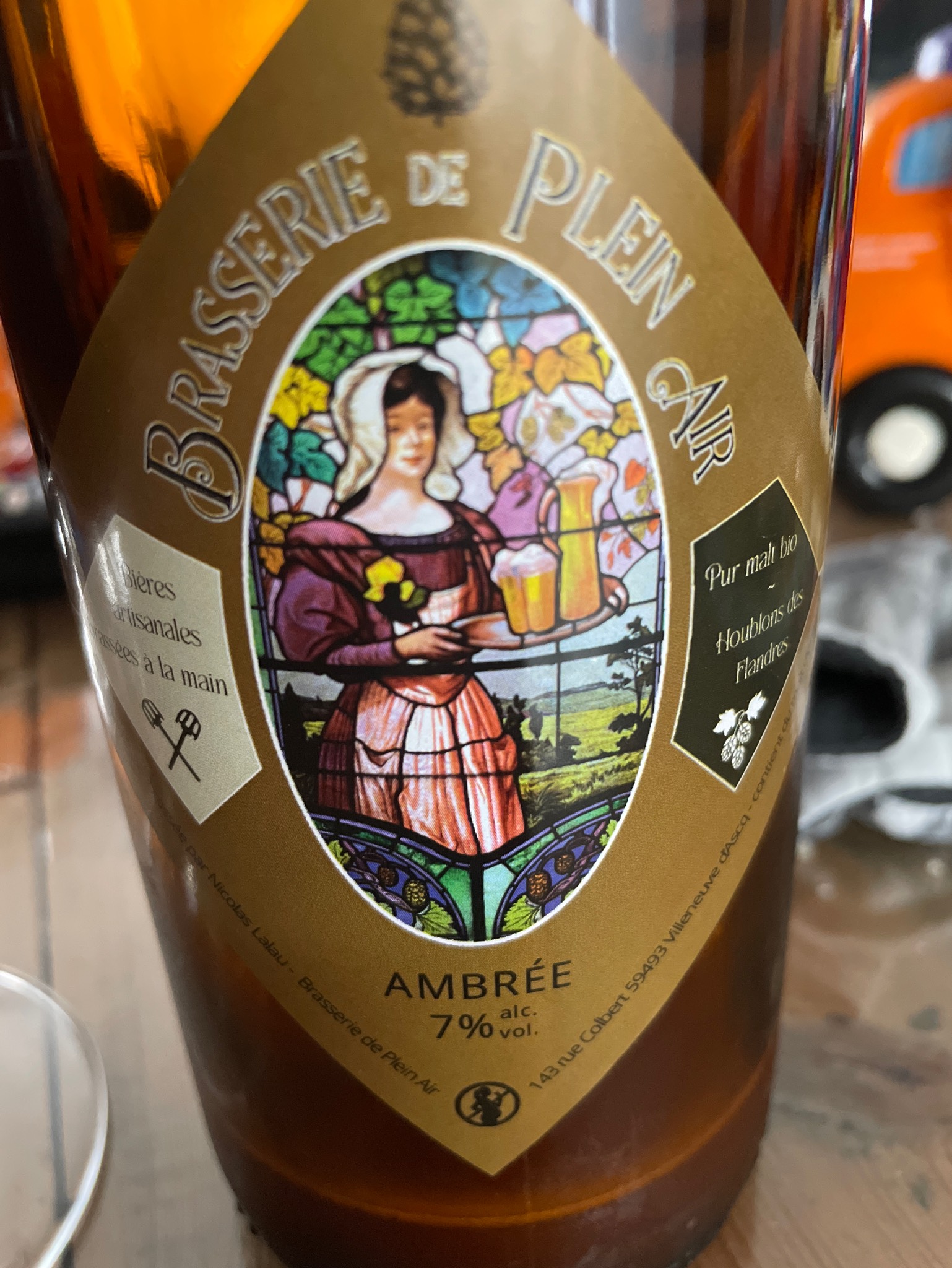 Brasserie de plein air ambrée, France