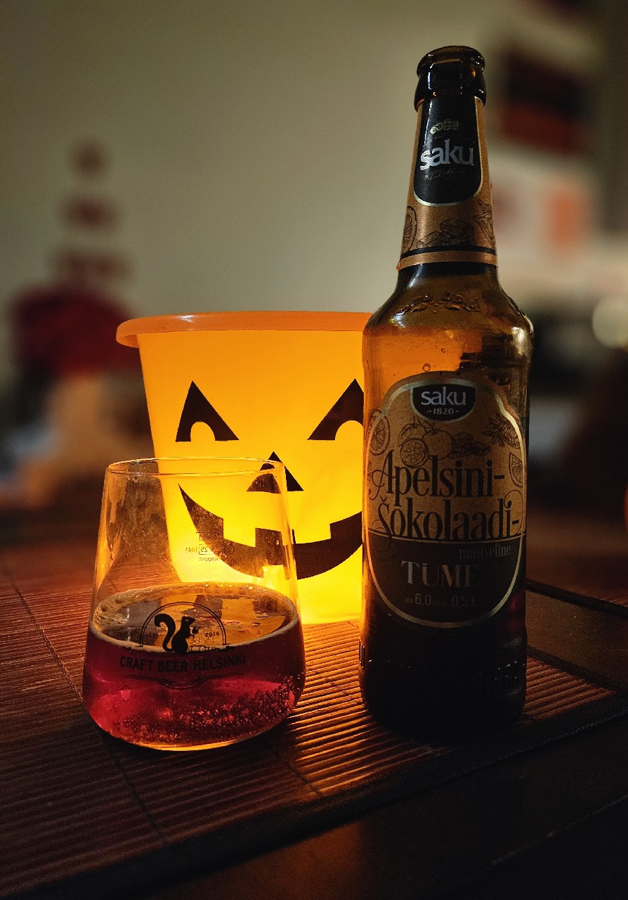 Apelsini-Šokolaadi Tume, Estonia