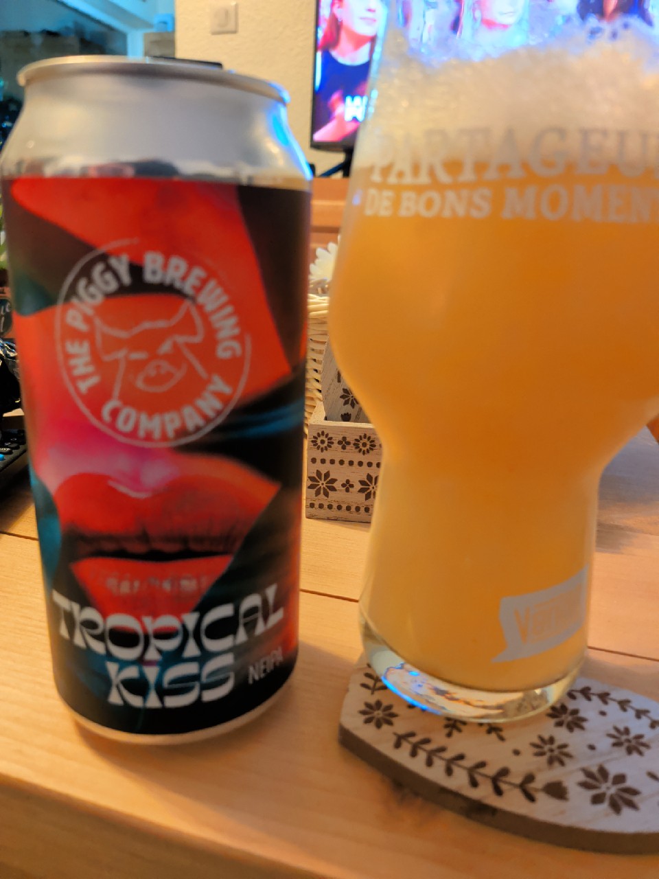 Tropical Kiss, France