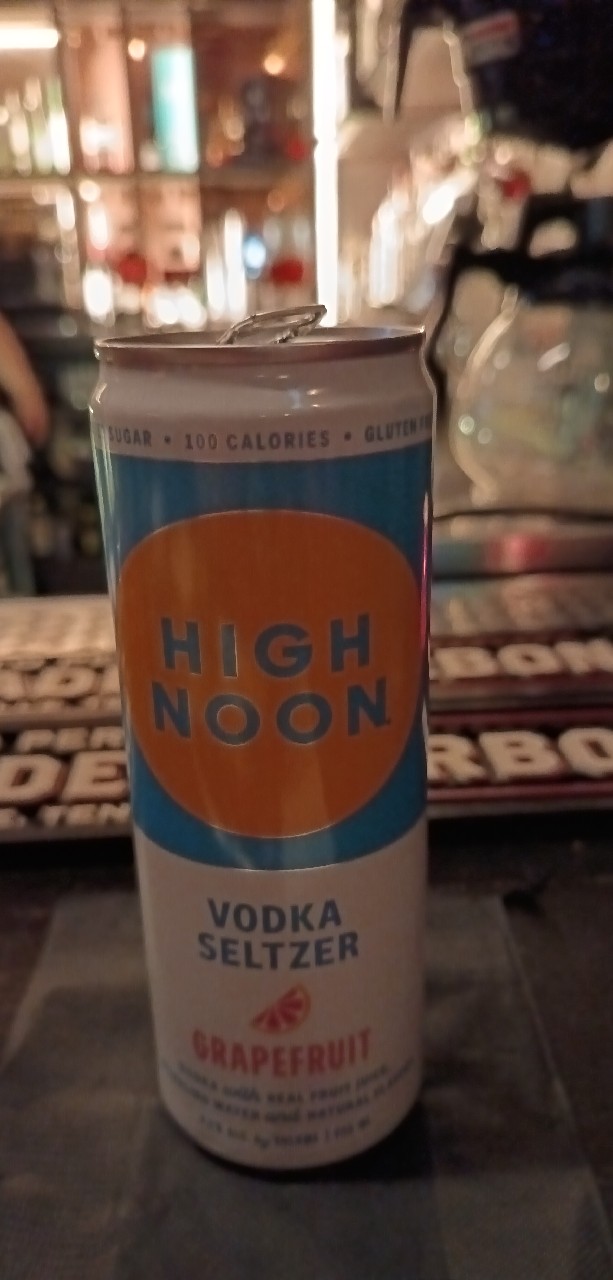 Vodka Seltzer grapefruit, High Noon Spirits Company
