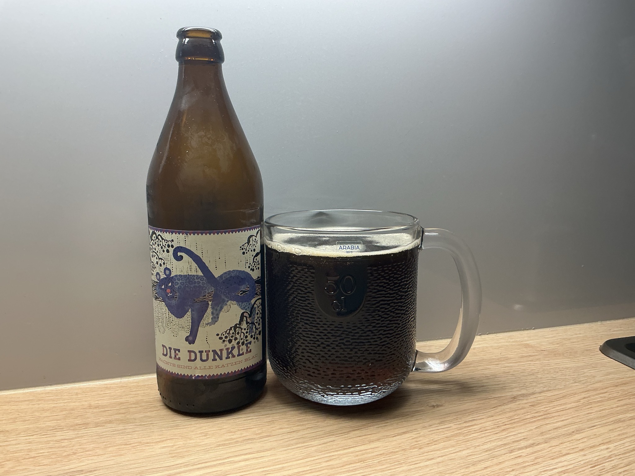 Die Dunkle, Tilmans Biere