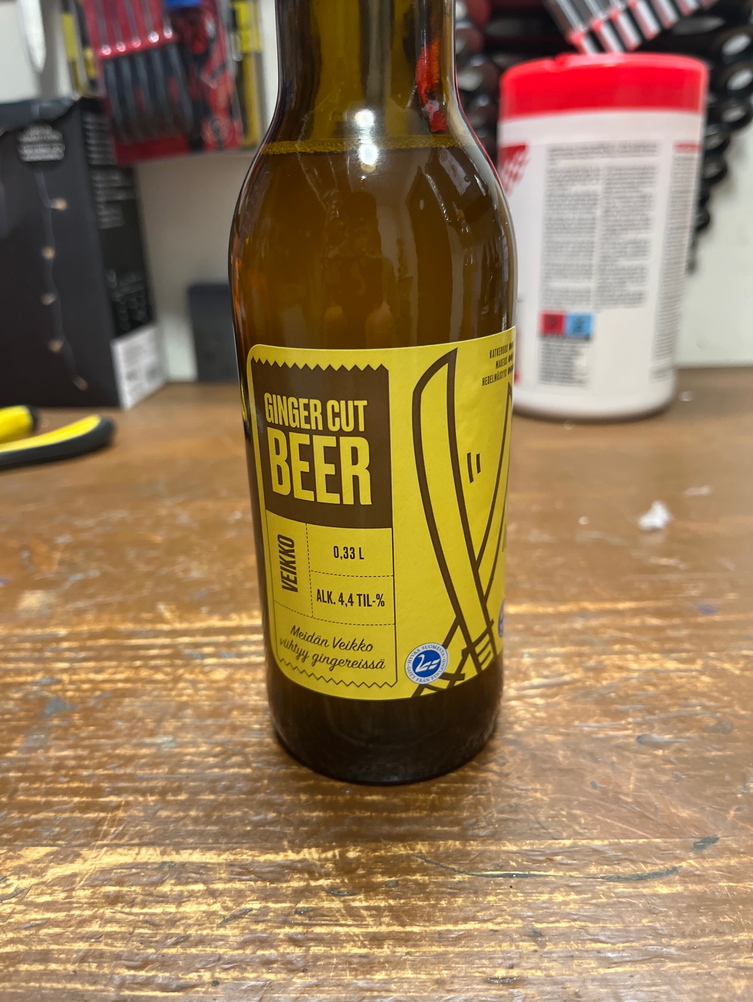 Meidän Veikko Viihtyy Gingereissä, Finland