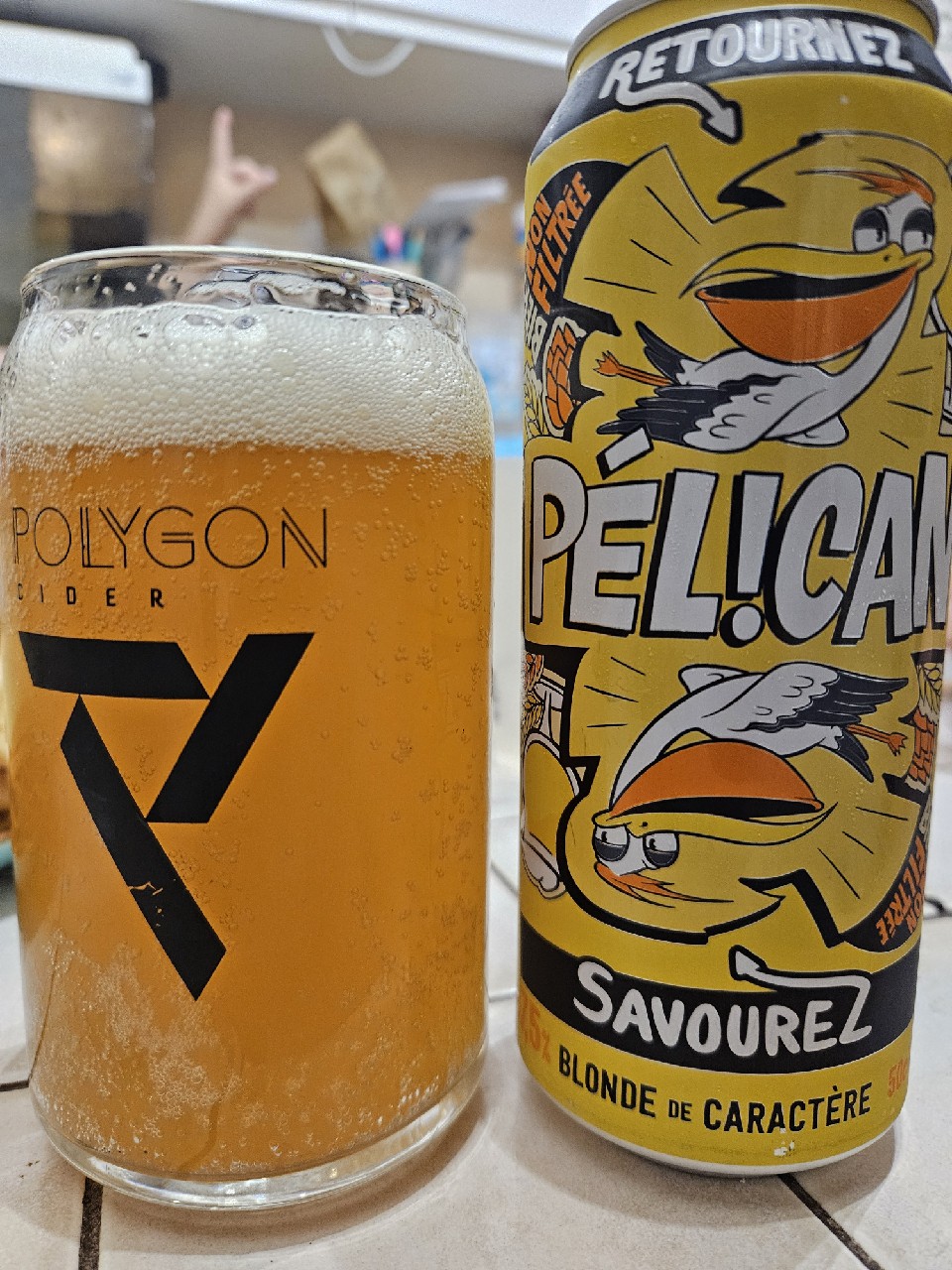 Pélican Blonde, France