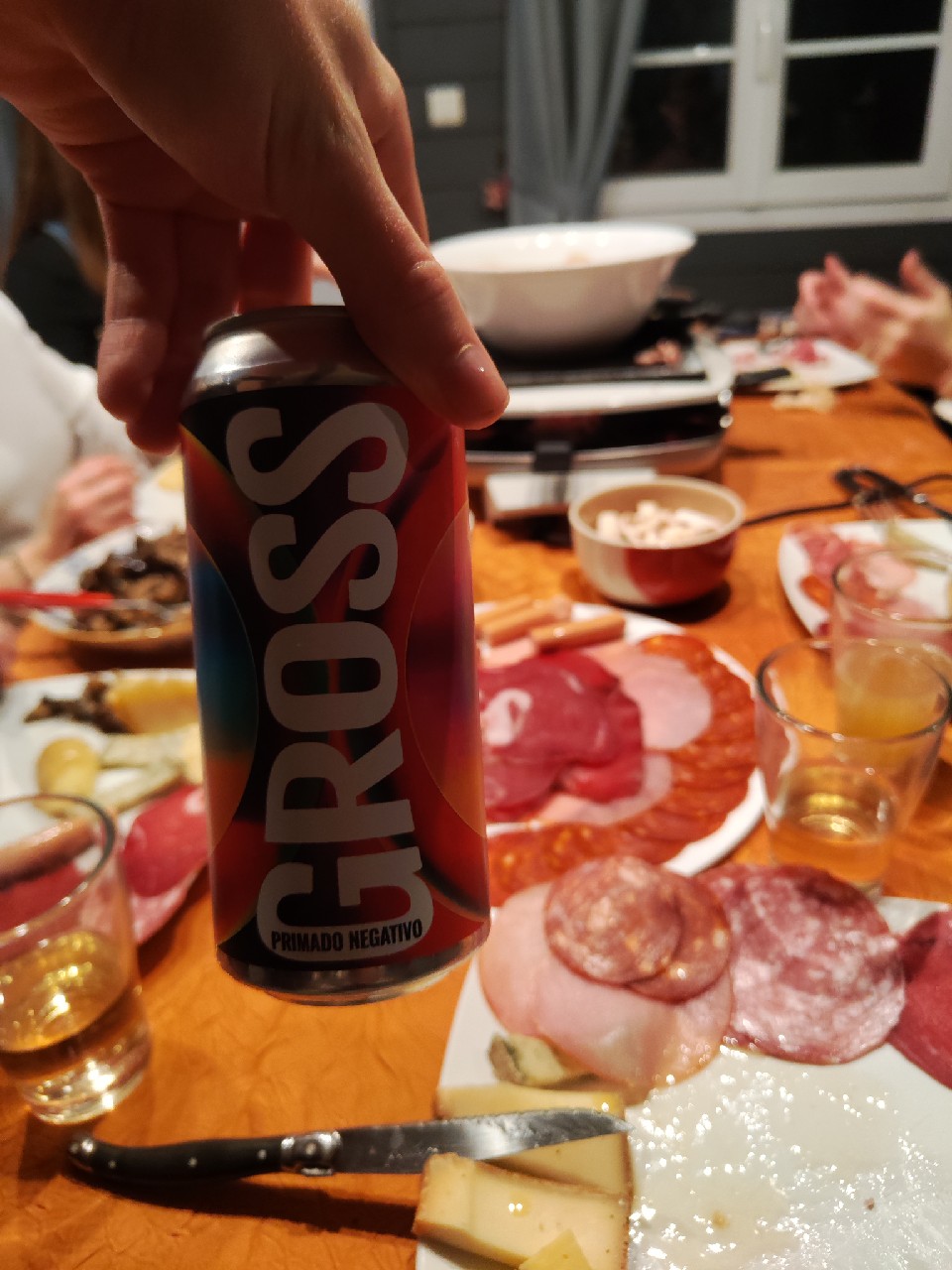 Primado Negativo, Gross