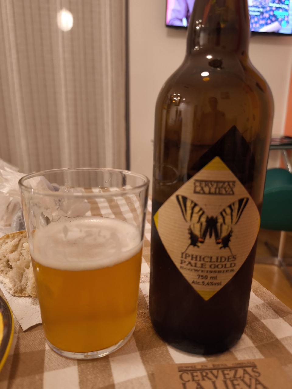 Iphiclides pale gold, Cervezas La Lieva
