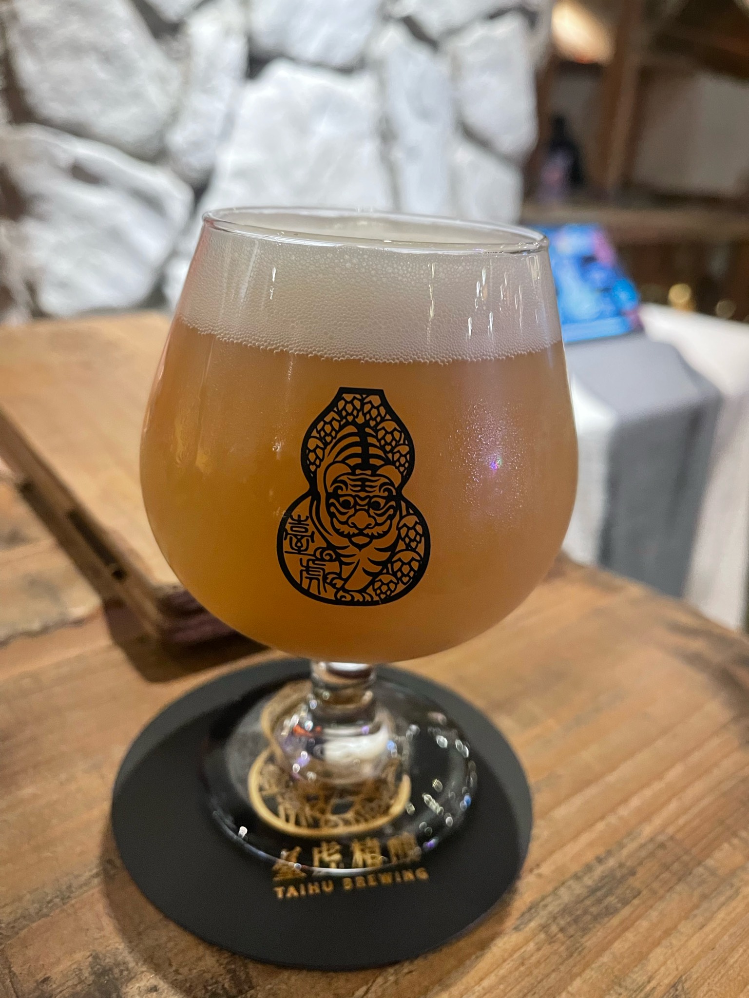 Taihu roasted oolong tea ale, Taihu Brewing Co / 臺虎