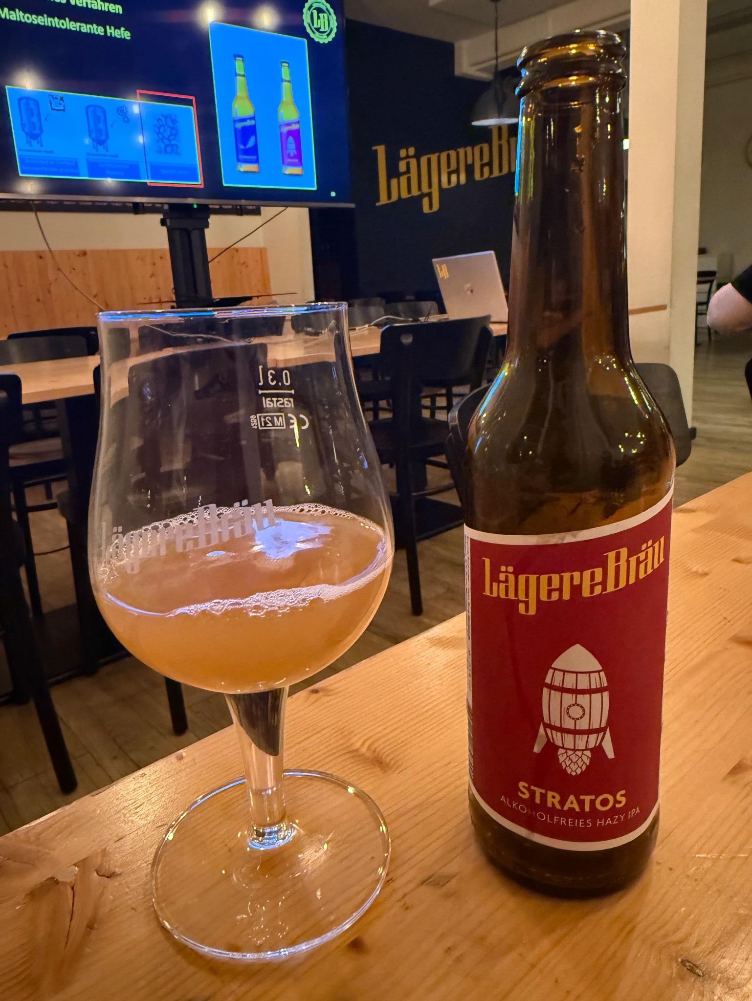 Stratos, LägereBräu