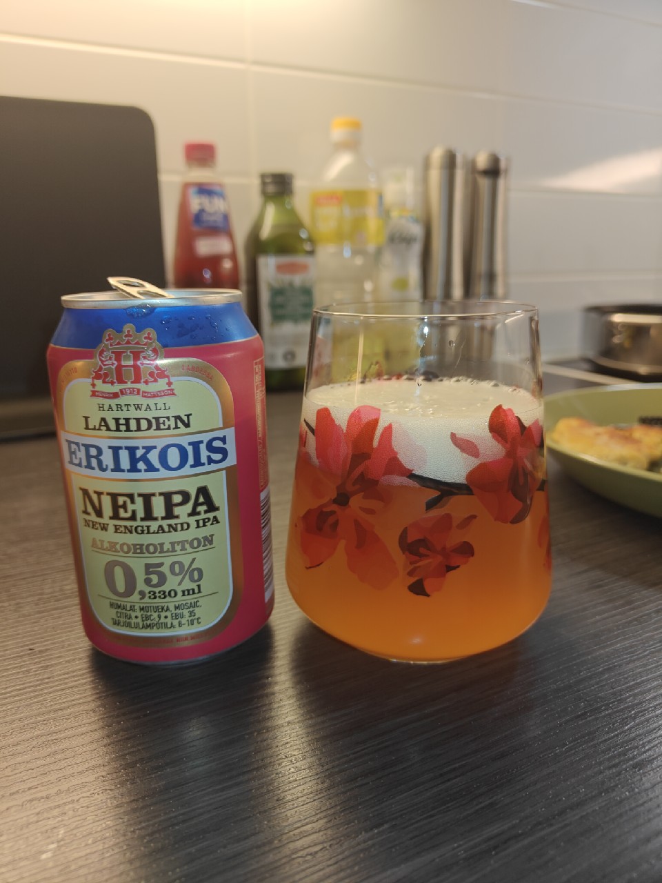 Lahden Erikois Alkoholiton NEIPA 0,5%, Finland