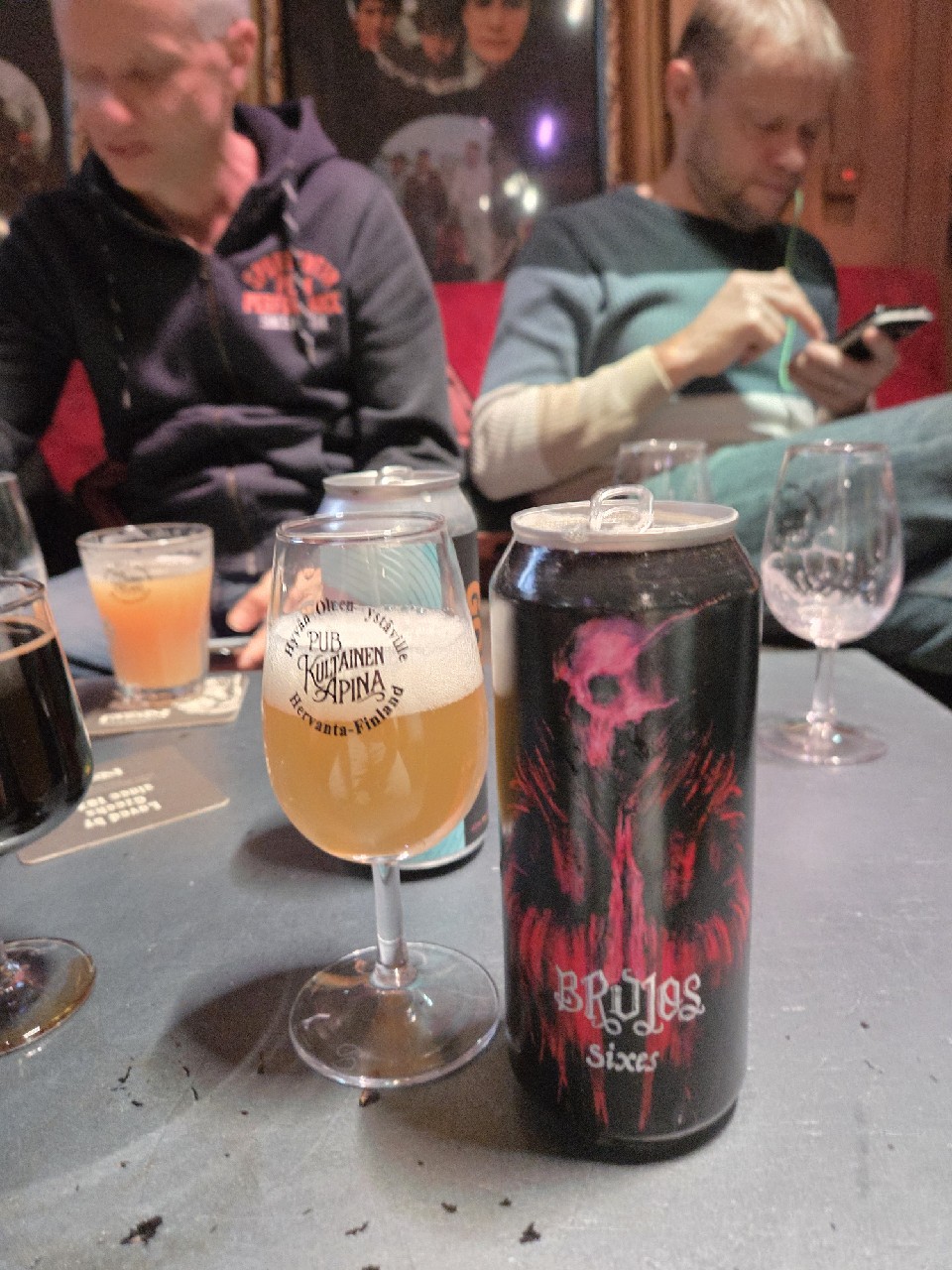 Sixes, Brujos Brewing