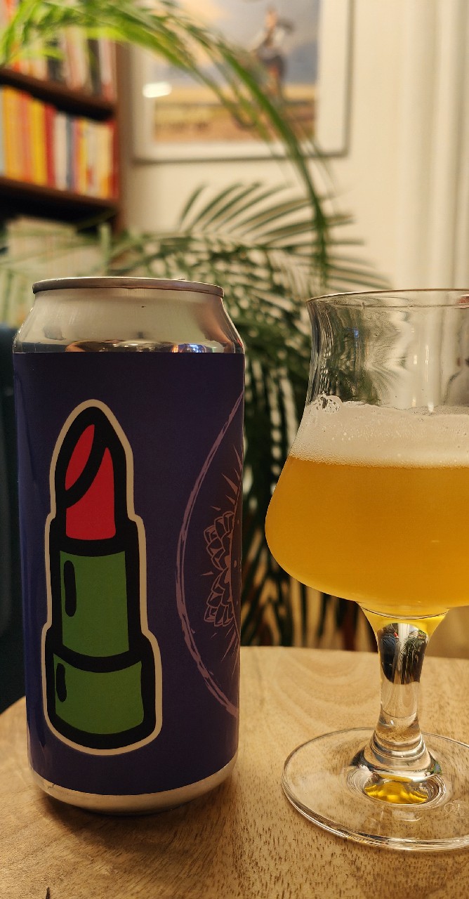 Rouge À Lèvre, France