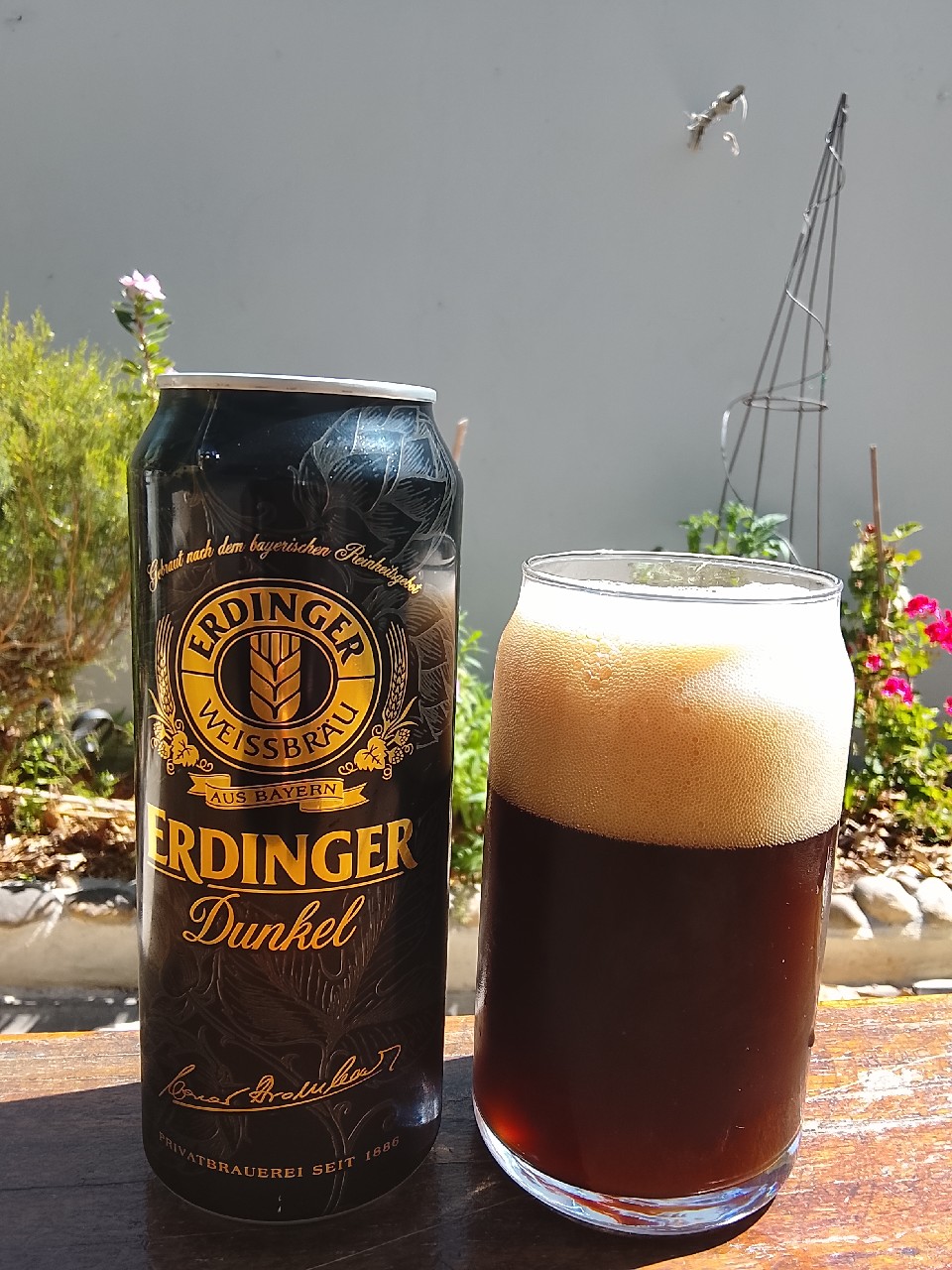 Erdinger Weißbier Dunkel, Erdinger Weissbräu