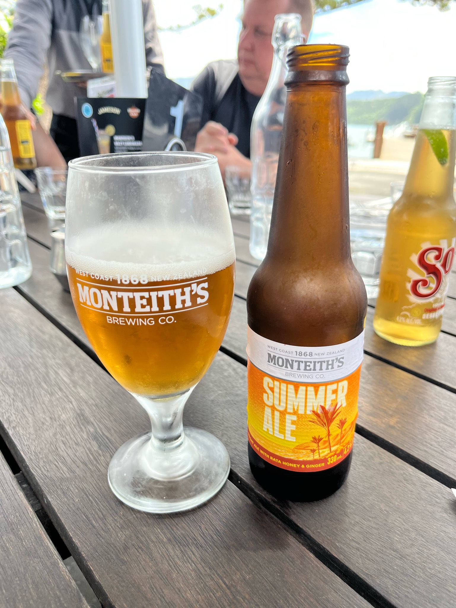 Monteith's Summer Ale, Monteiths Brewing Co. (DB Breweries)
