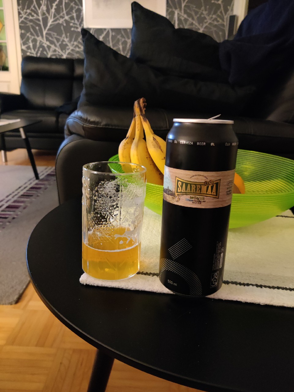 Saaremaa Mönus, Estonia